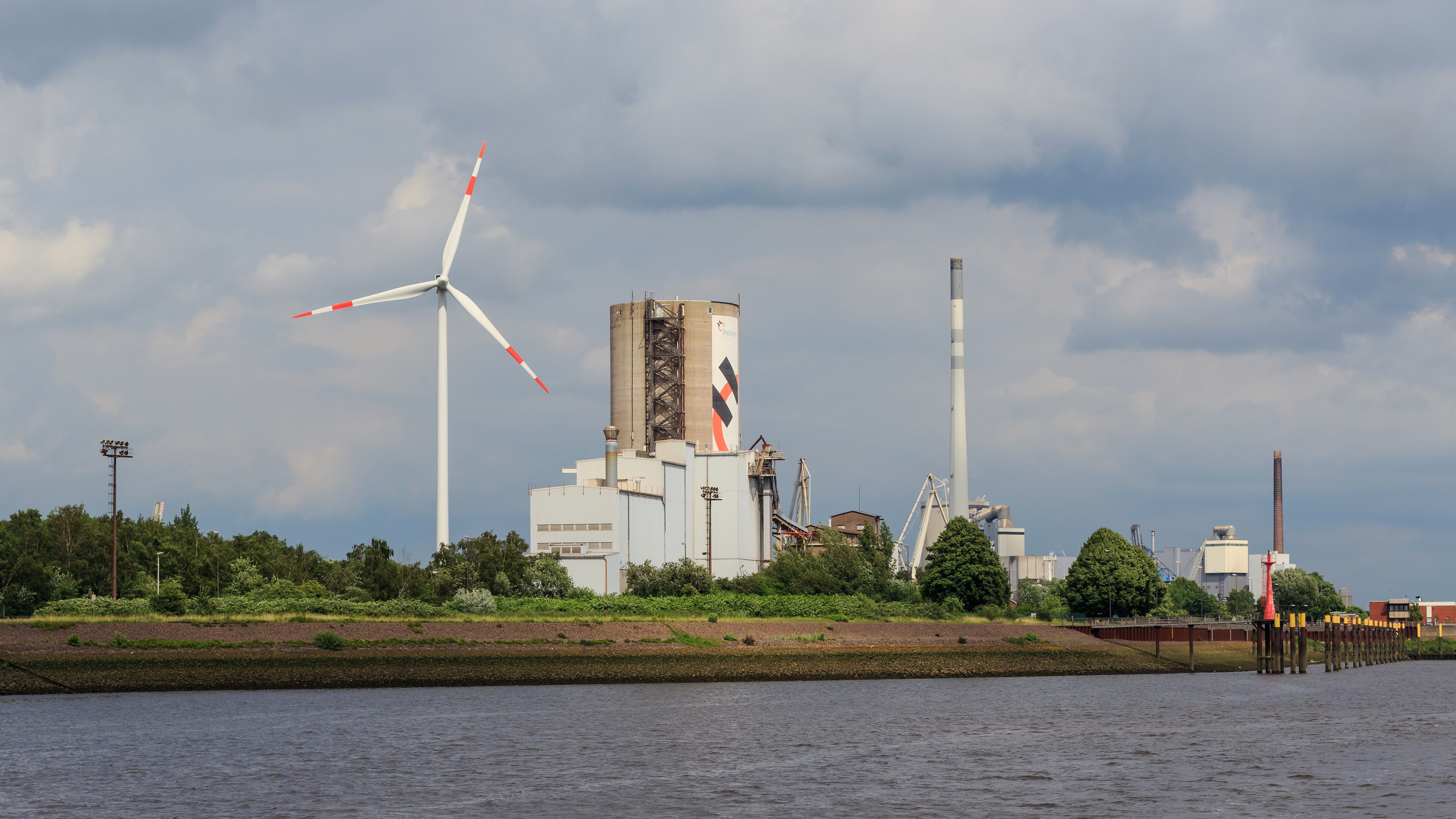 HB 2016-0607 photo15 Ueberseestadt und Hafen