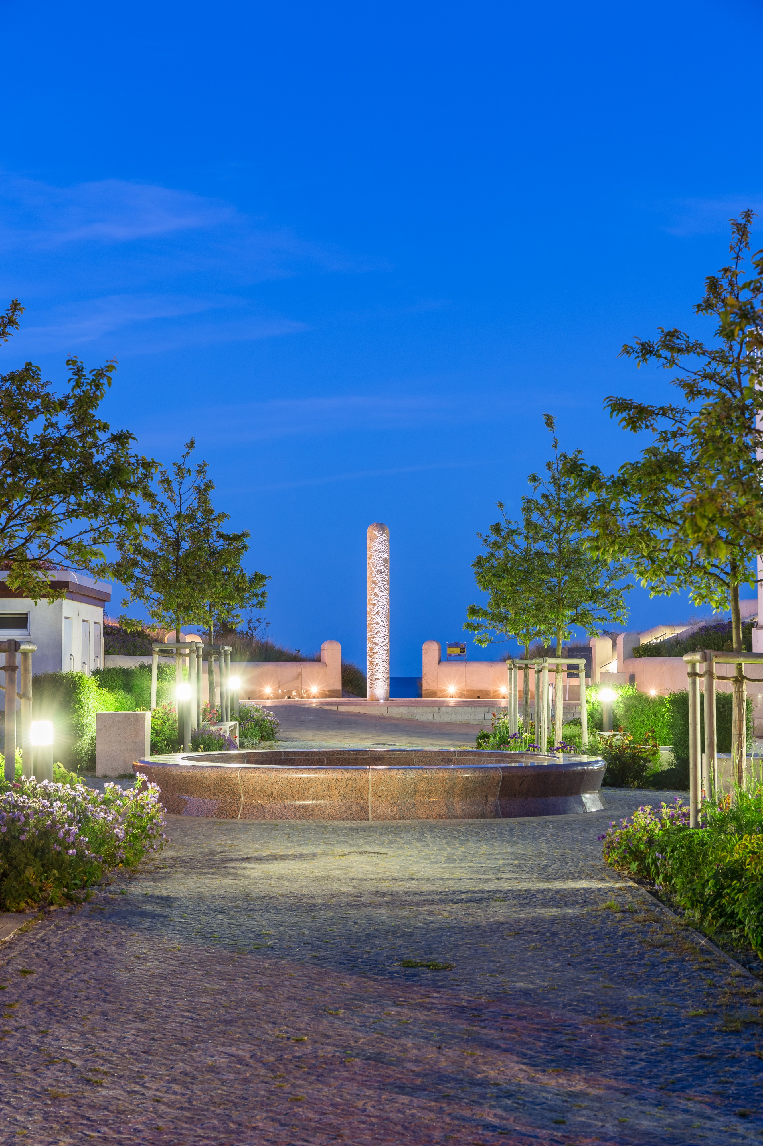 Juliusruh Kurplatz (Blaue Stunde)