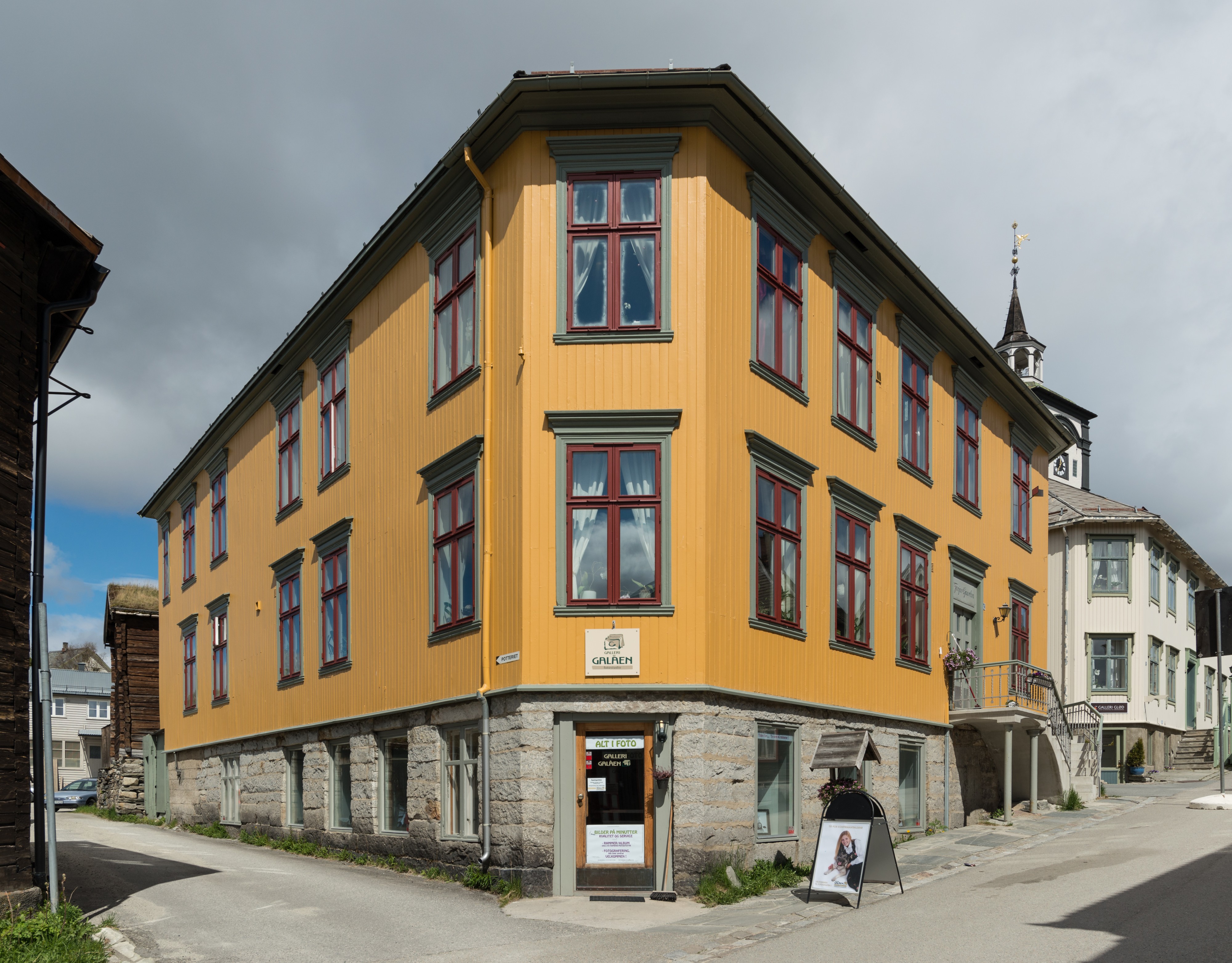 Kjerkgata 42, Røros, South view 20150616 1