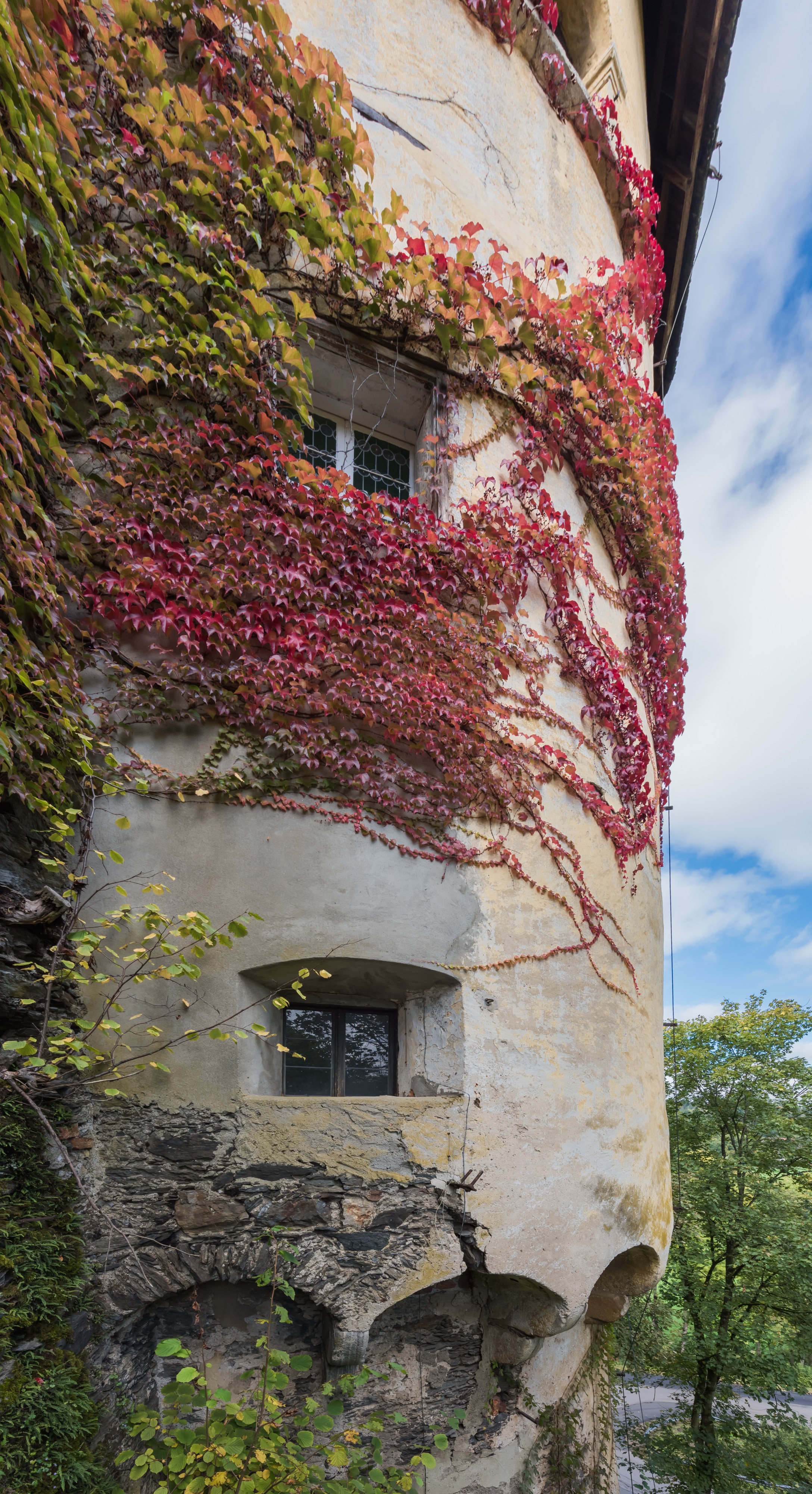 Klagenfurt Hallegger Strasse 131 Schloss Hallegg NO-Eckturm 05102015 7881