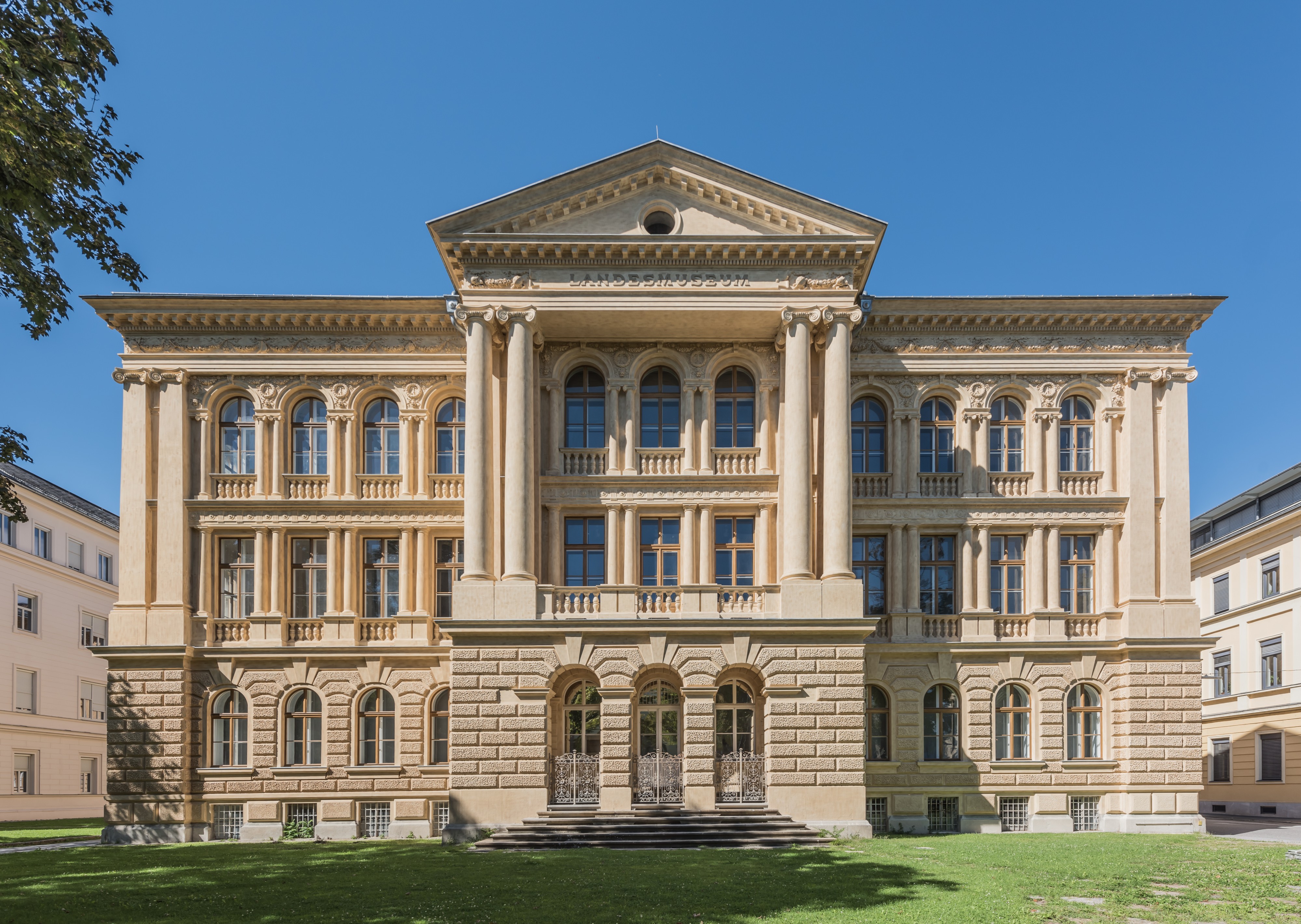 Klagenfurt Museumgasse 2 Landesmuseum S-Seite 14082016 3659