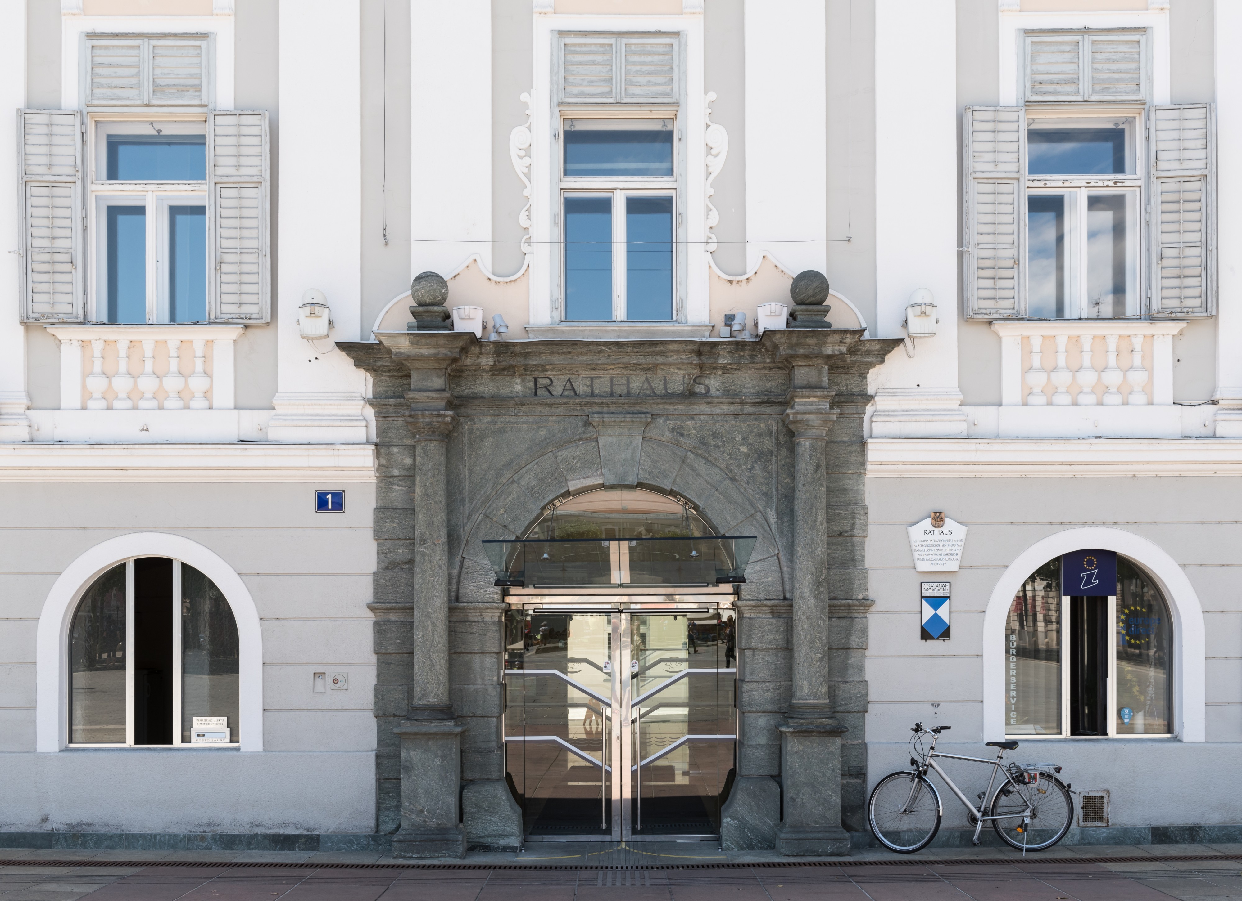 Klagenfurt Neuer Platz 1 Rathaus Hauptportal 18072016 3131