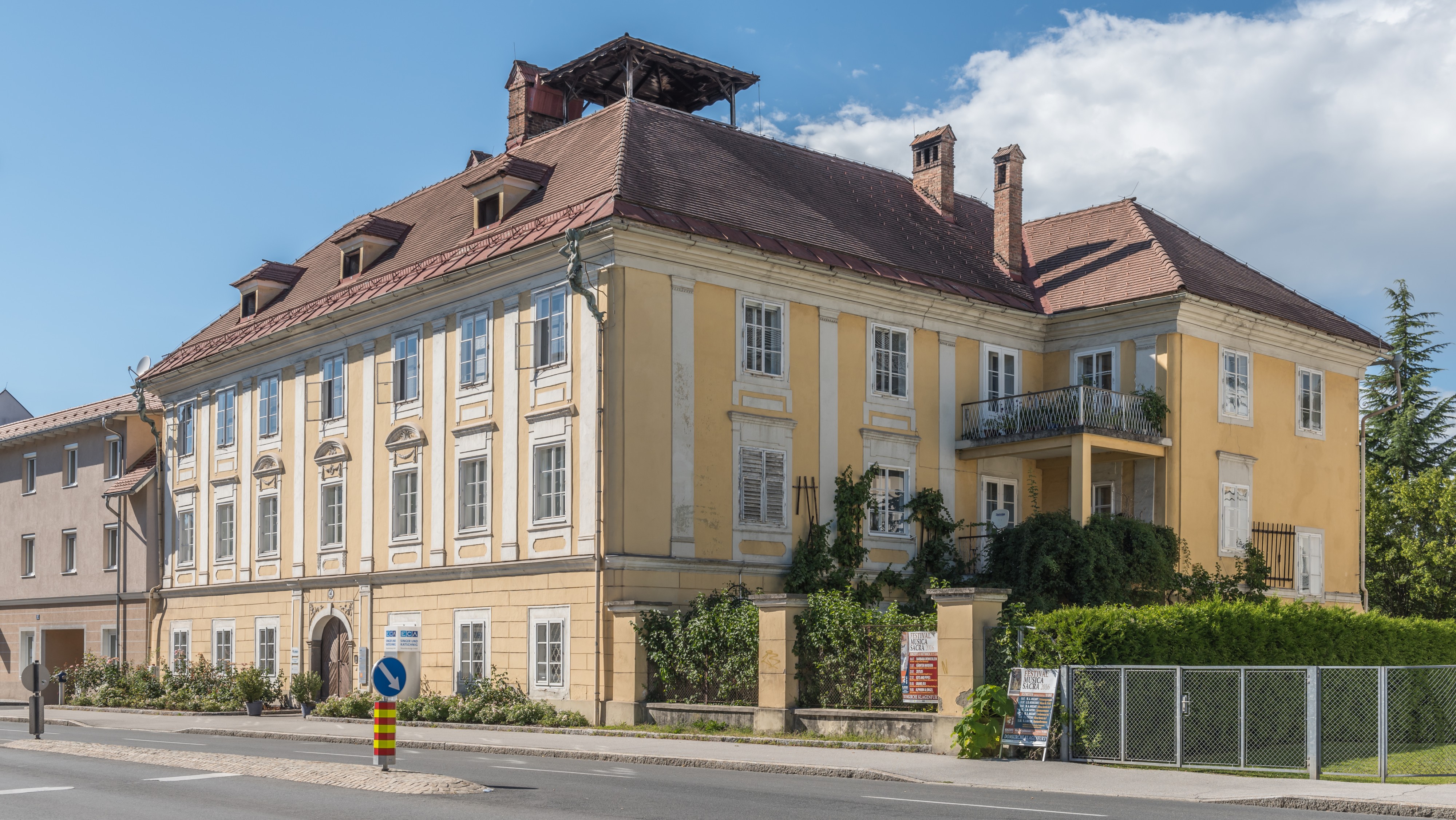 Klagenfurt St-Veiter Ring 51 Buergerhaus SO-Ansicht 14082016 3691