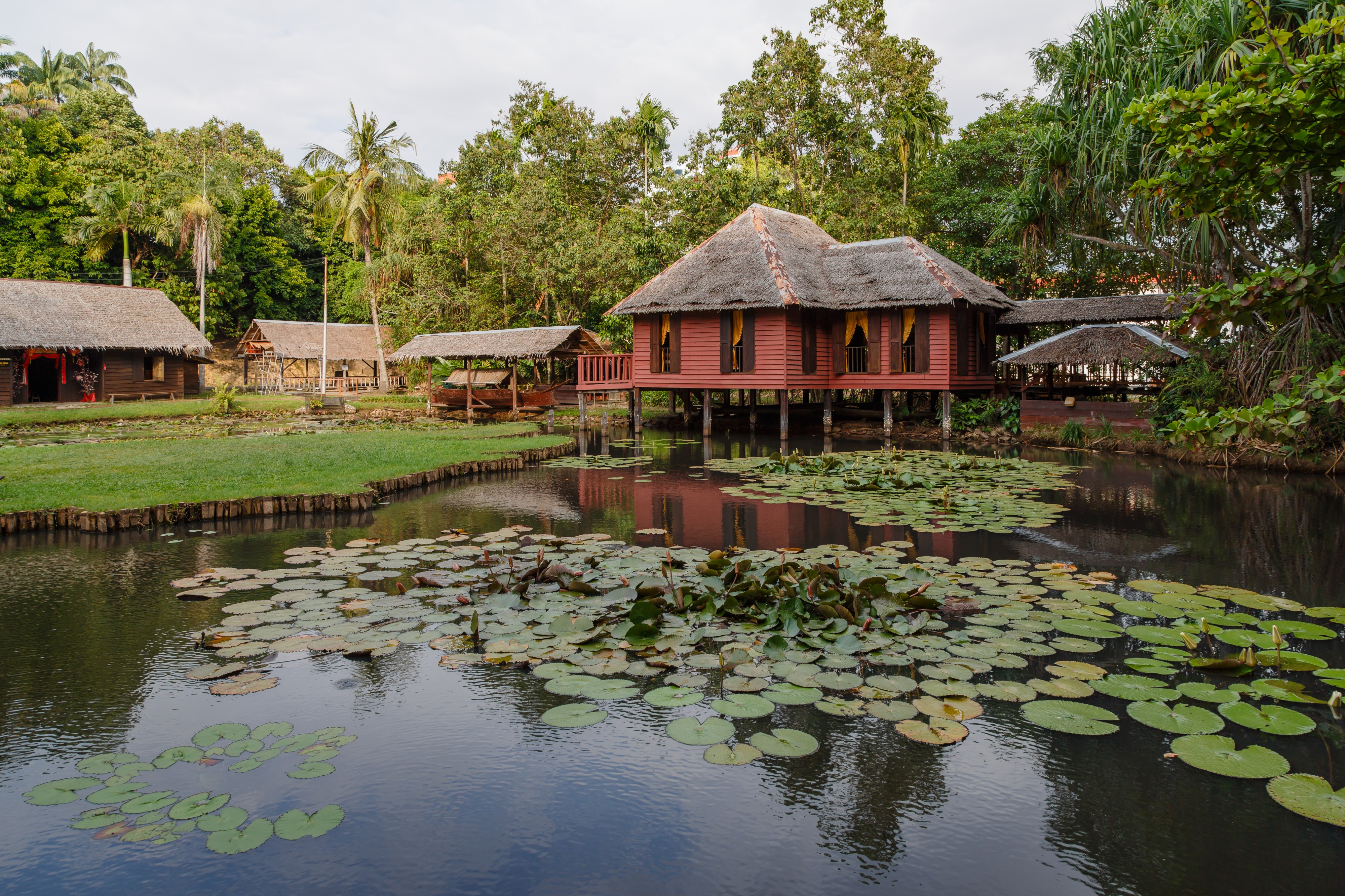 KotaKinabalu Sabah Rumah-Brunei-02