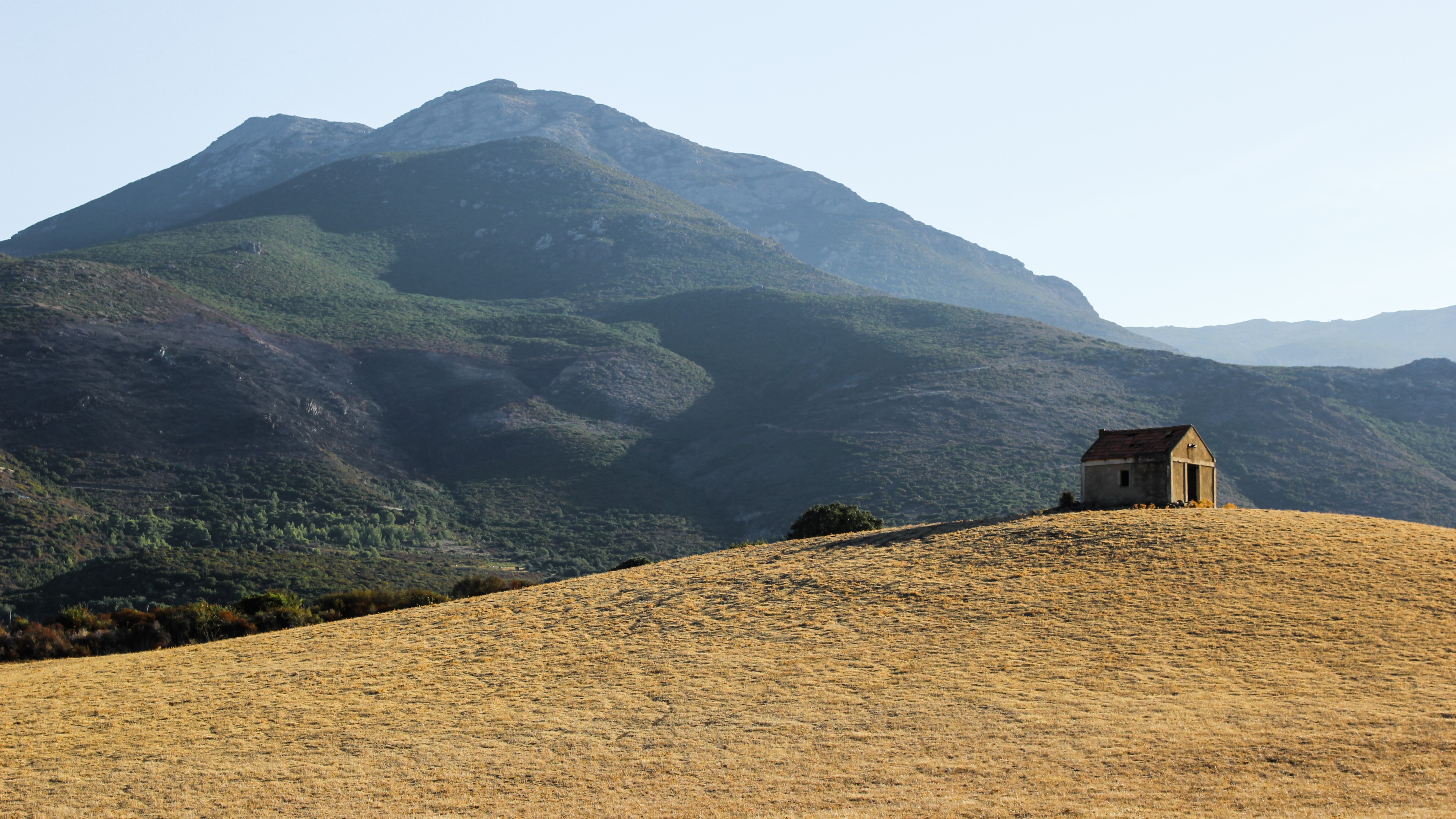La maison de la prairie, Corse