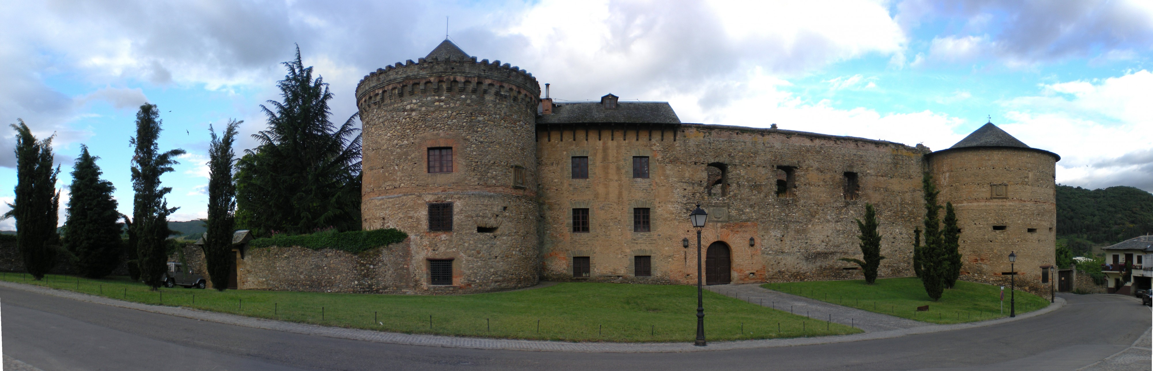 León.2010.Castillo de Villafranca del Bierzo