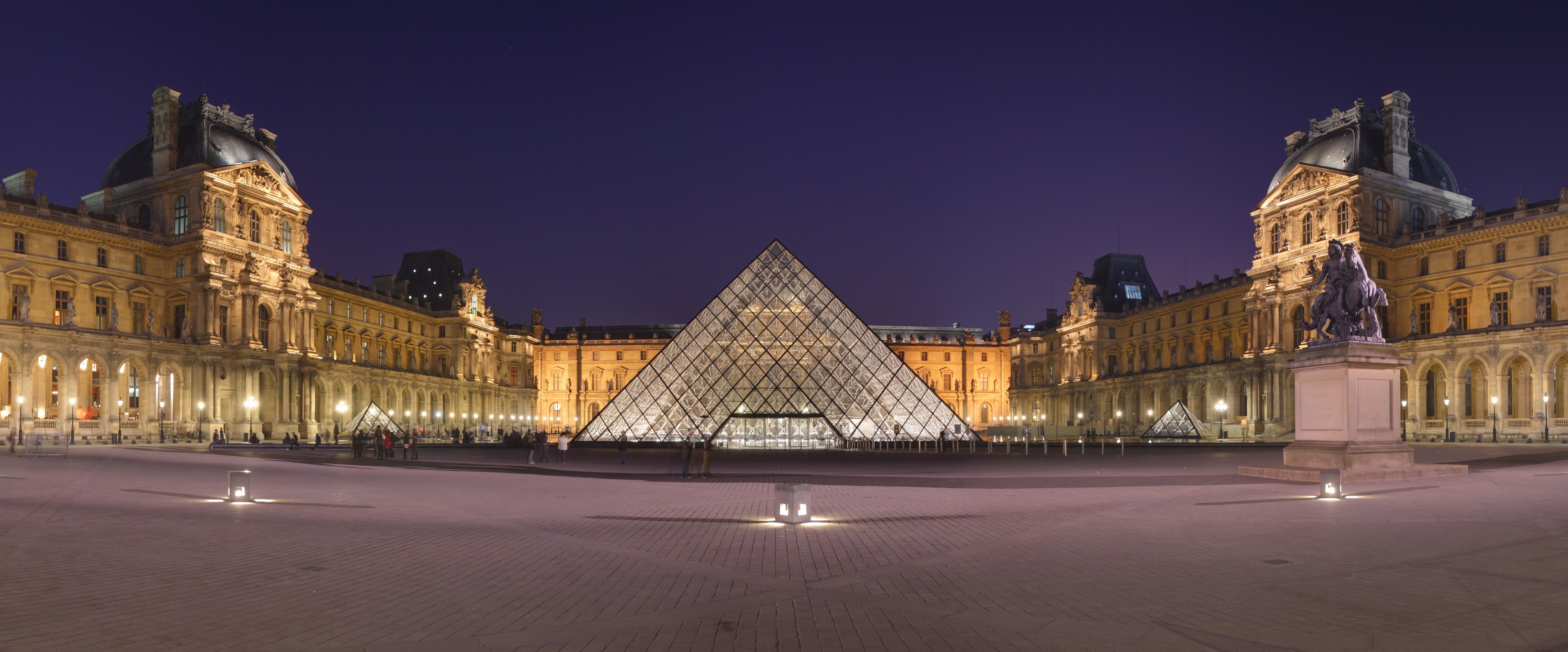 Louvre Museum Wikimedia Commons