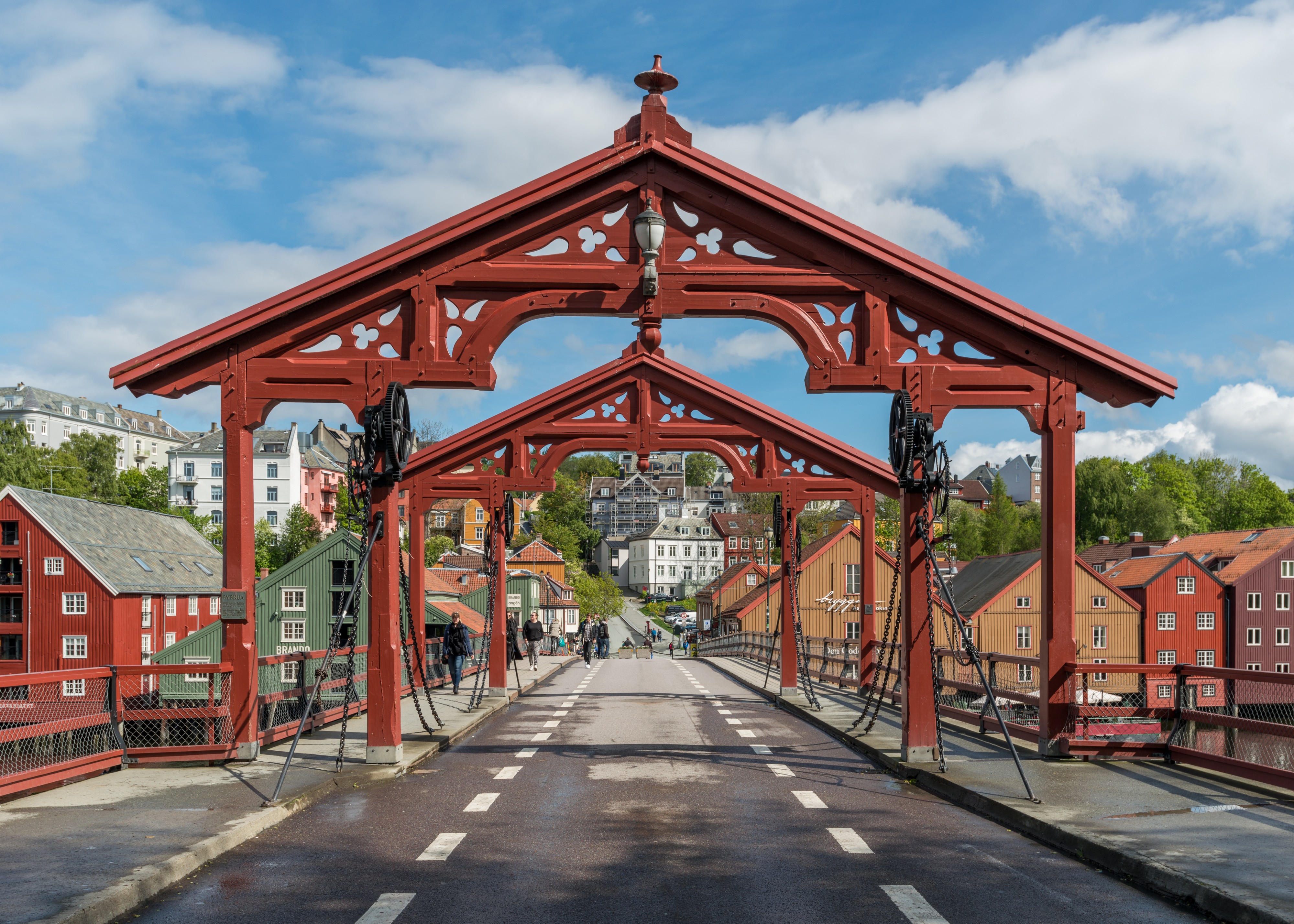 Lykkens Portal, Gamble Bybro, Trondheim, West view 20150605 1