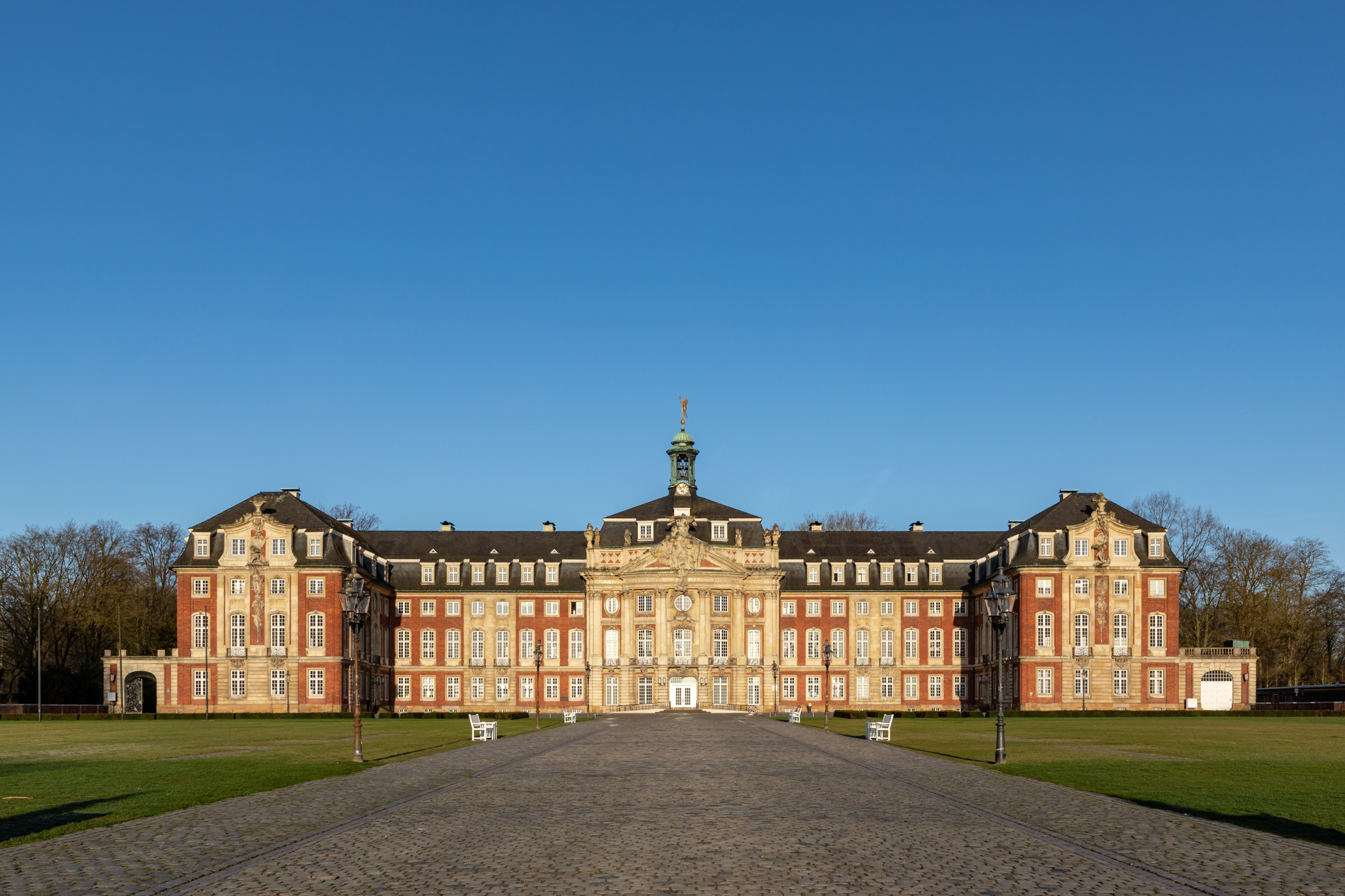 Münster, Fürstbischöfliches Schloss -- 2018 -- 1945