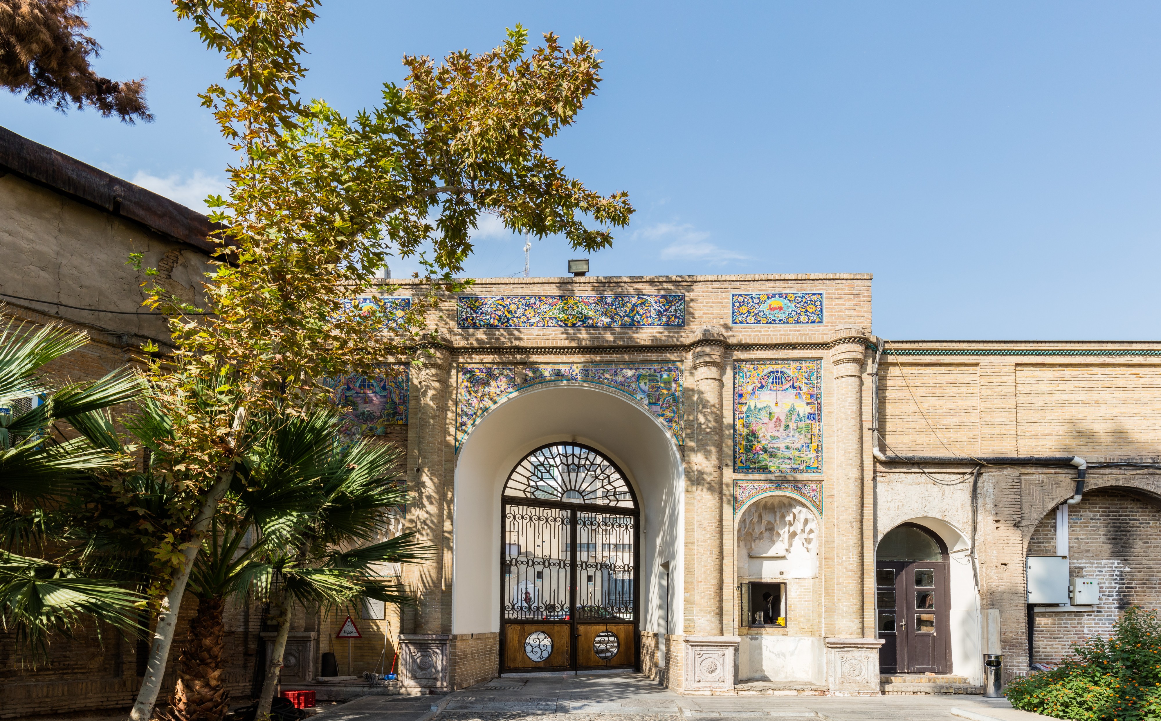 Mansión Masoudieh, Teherán, Irán, 2016-09-17, DD 61