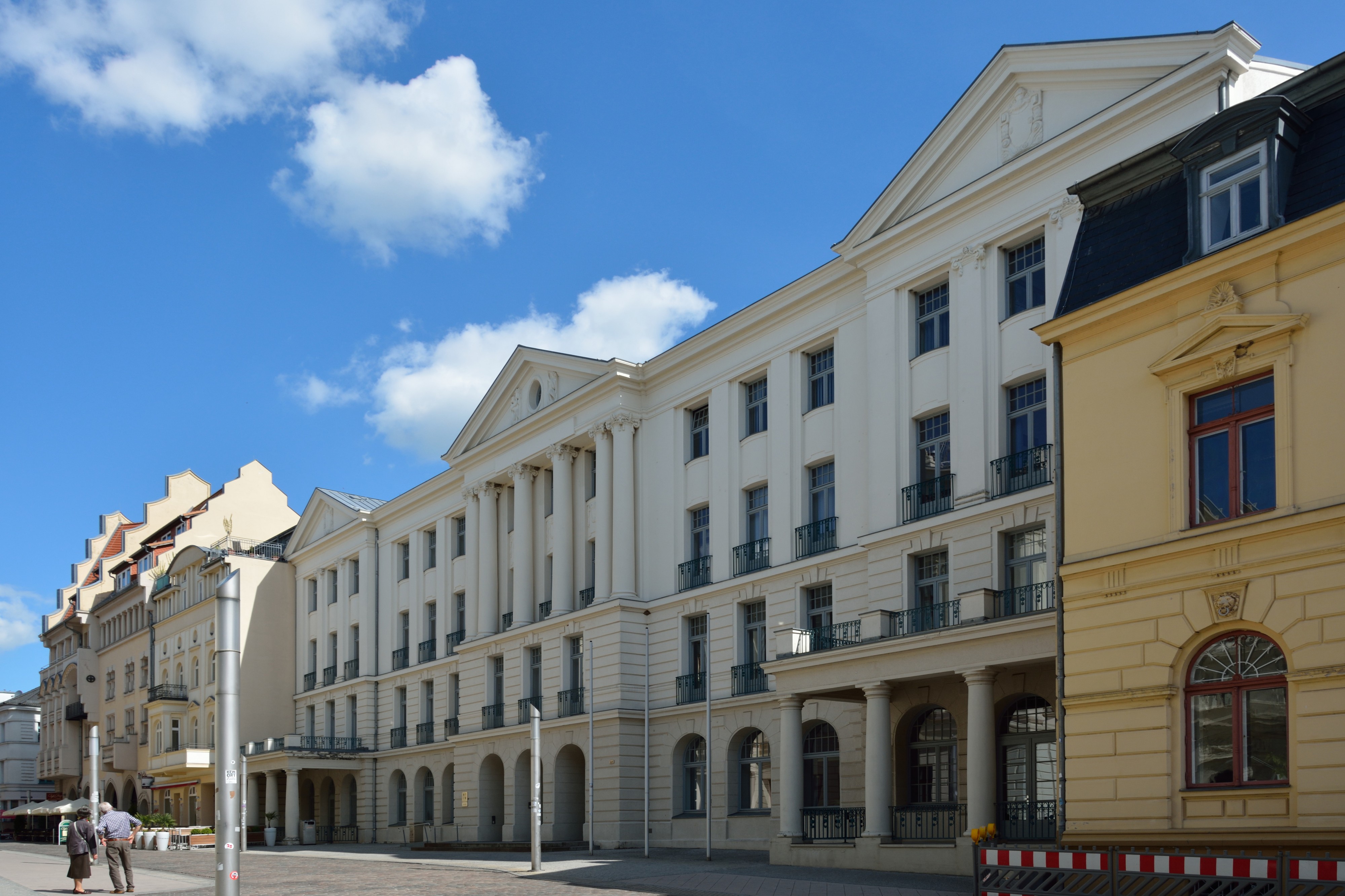 Mecklenburg-Vorpommern, Schwerin, Finanzministerium M-V NIK 4794