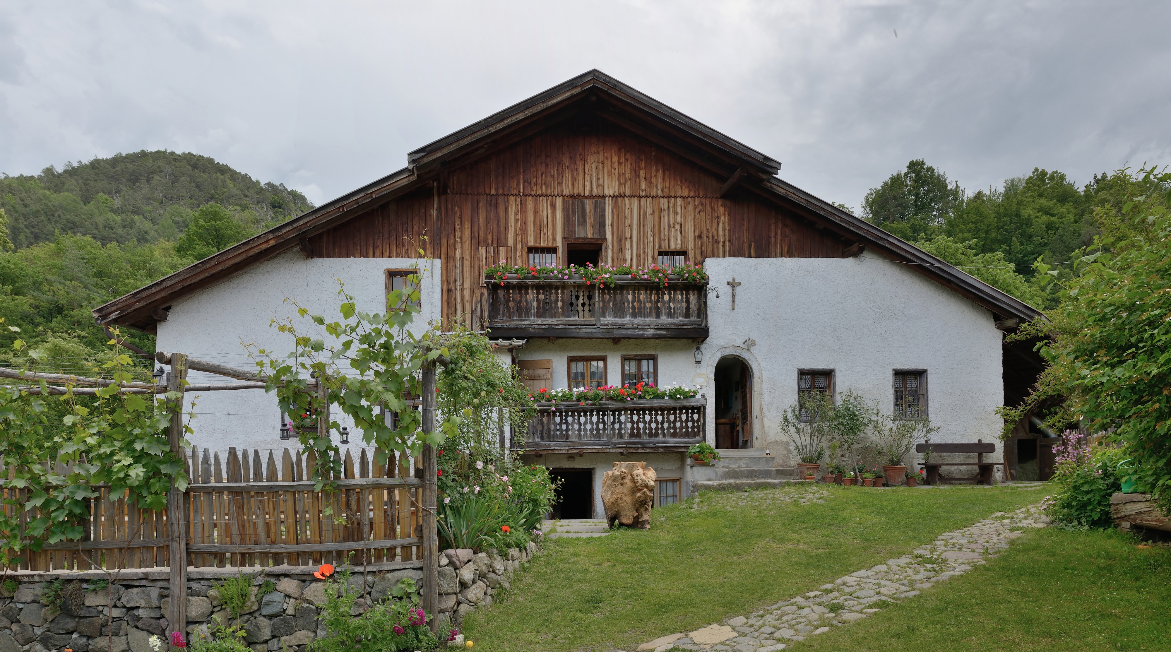 Mitterpsenner Hof Völser Aicha Westseite