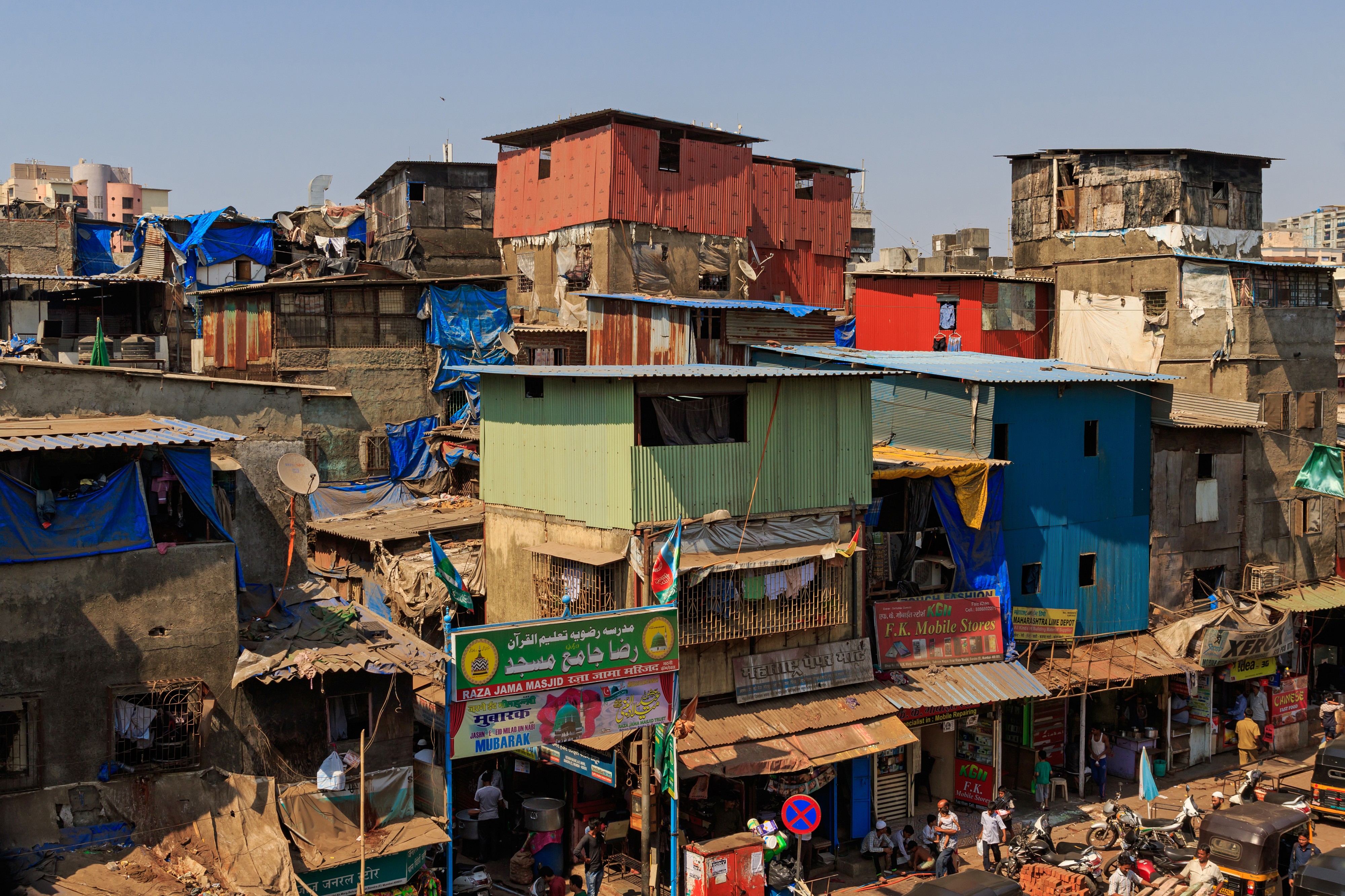 Mumbai 03-2016 108 Bandra station surroundings