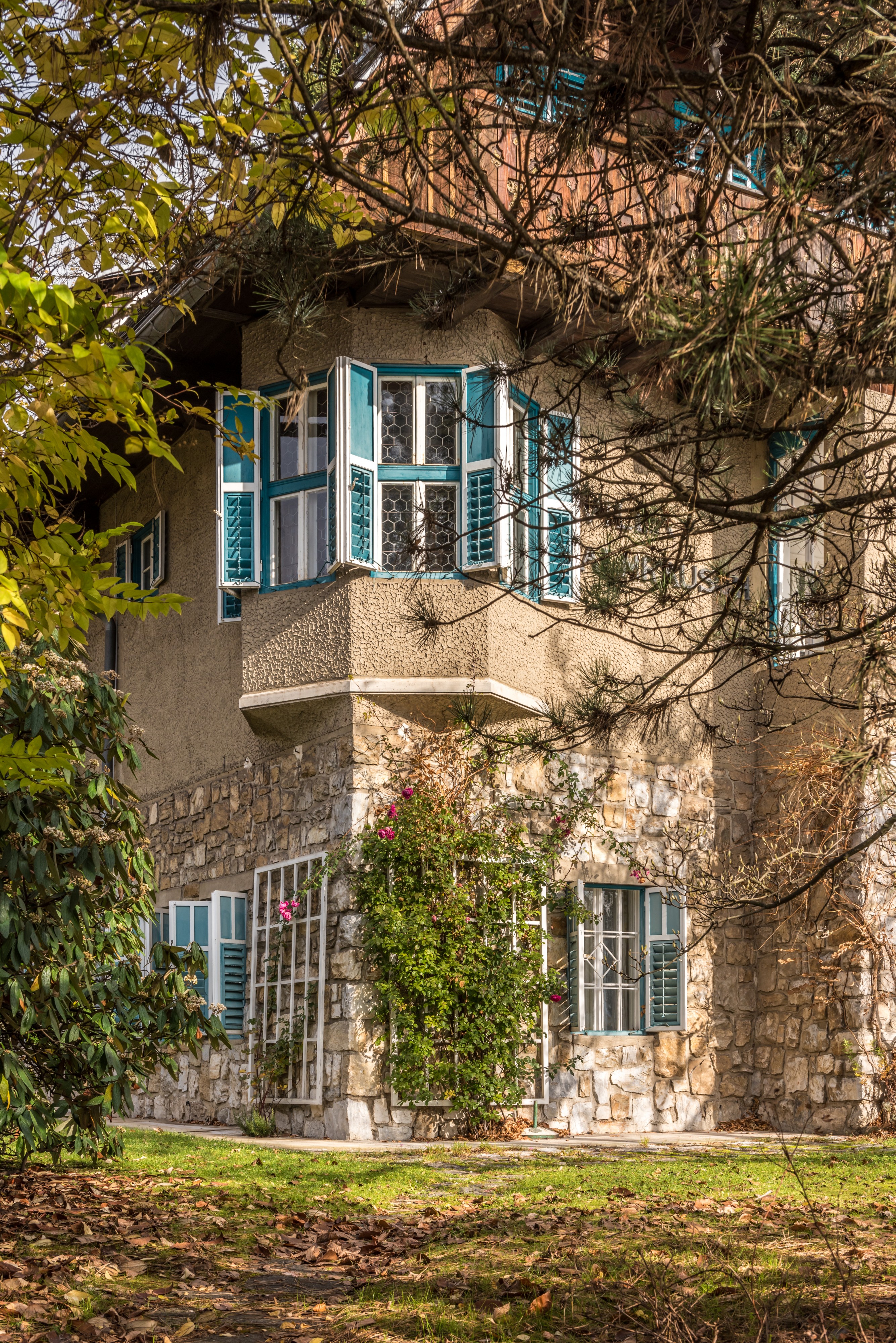 Pörtschach Hauptstraße 110 Villa Almrausch SW-Erkerfenster 12112017 1922