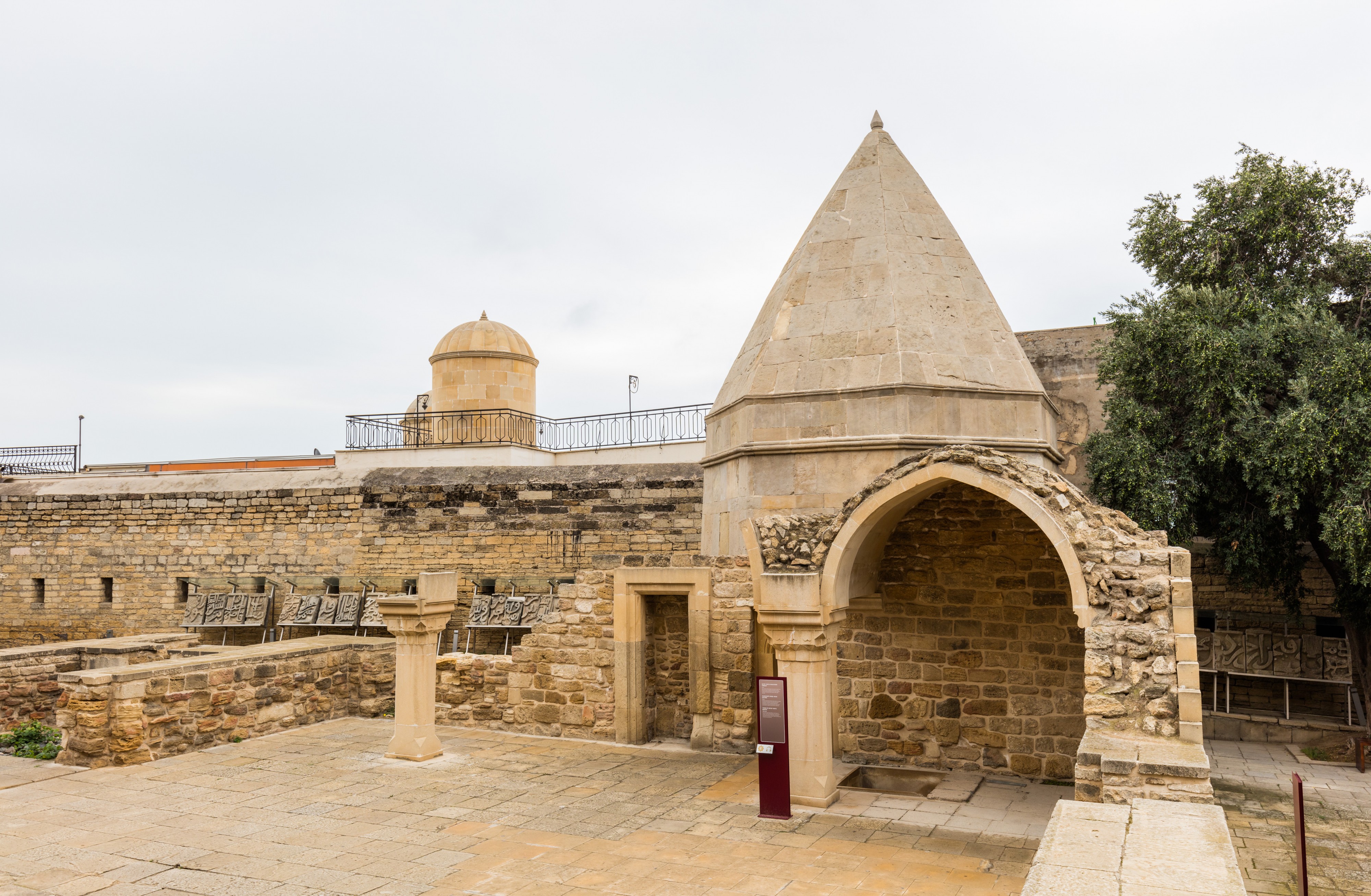 Palacio de los Shirvanshah, Baku, Azerbaiyán, 2016-09-28, DD 23