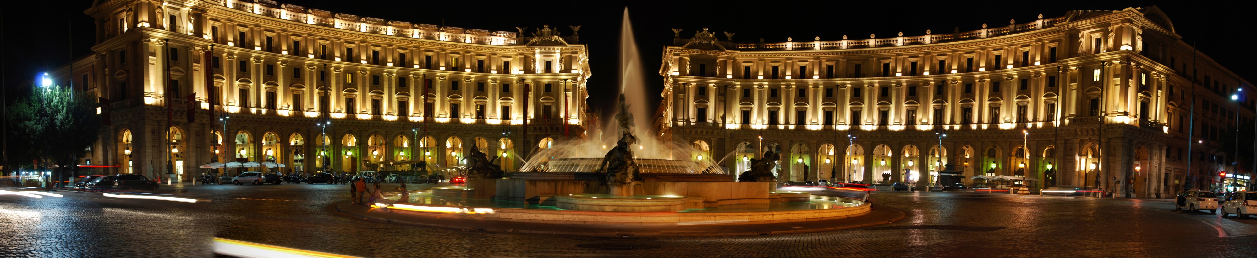 Panoramica Piazza della Repubblica Roma