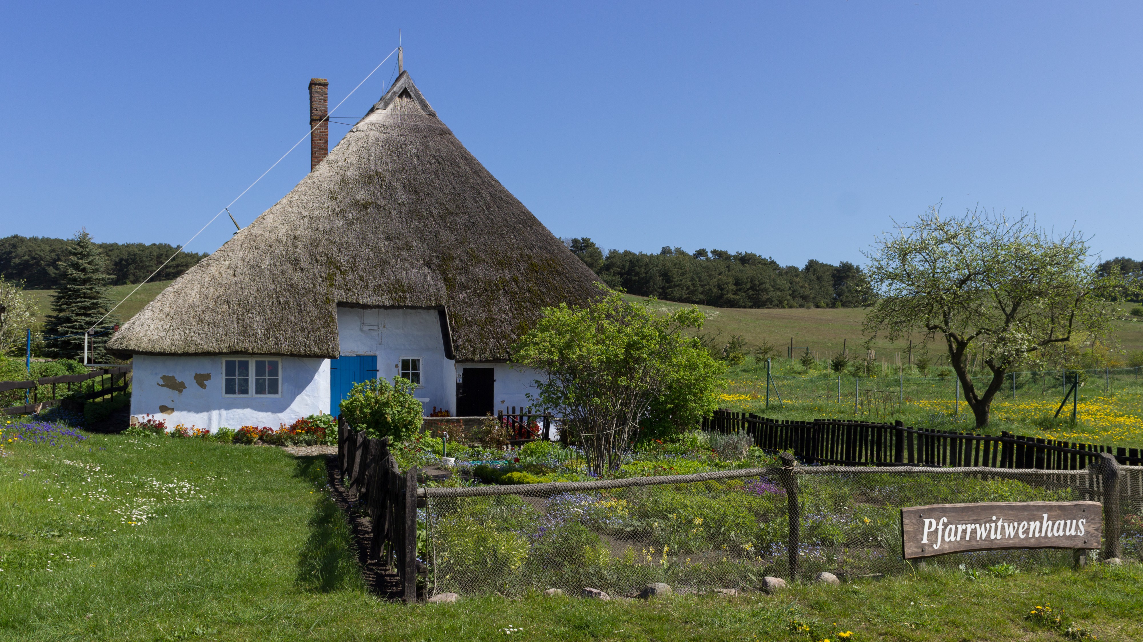 Pfarrwitwenhaus - Groß Zicker 2015.05