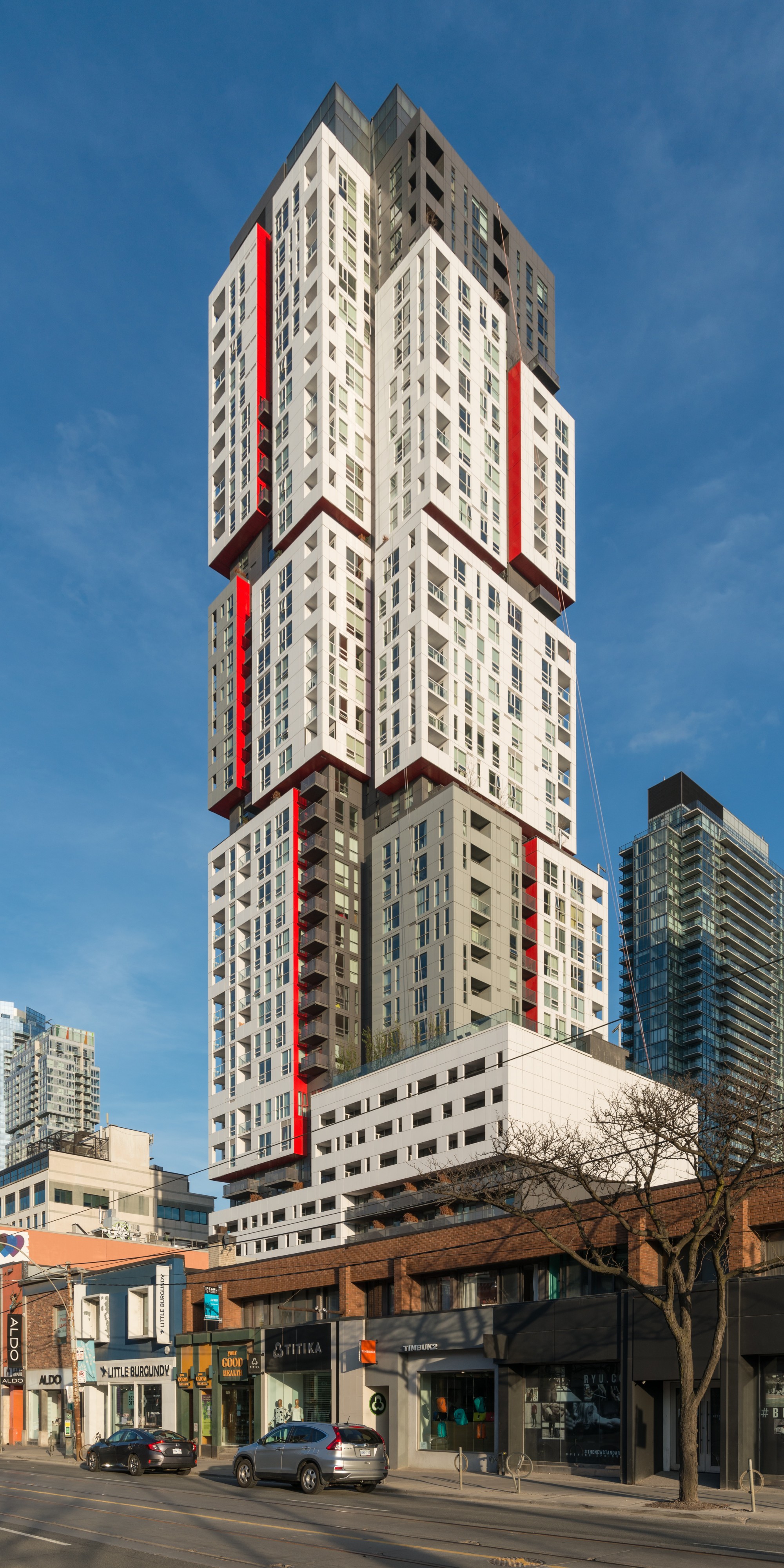 Picasso on Richmond Tower, Toronto 20170416 1
