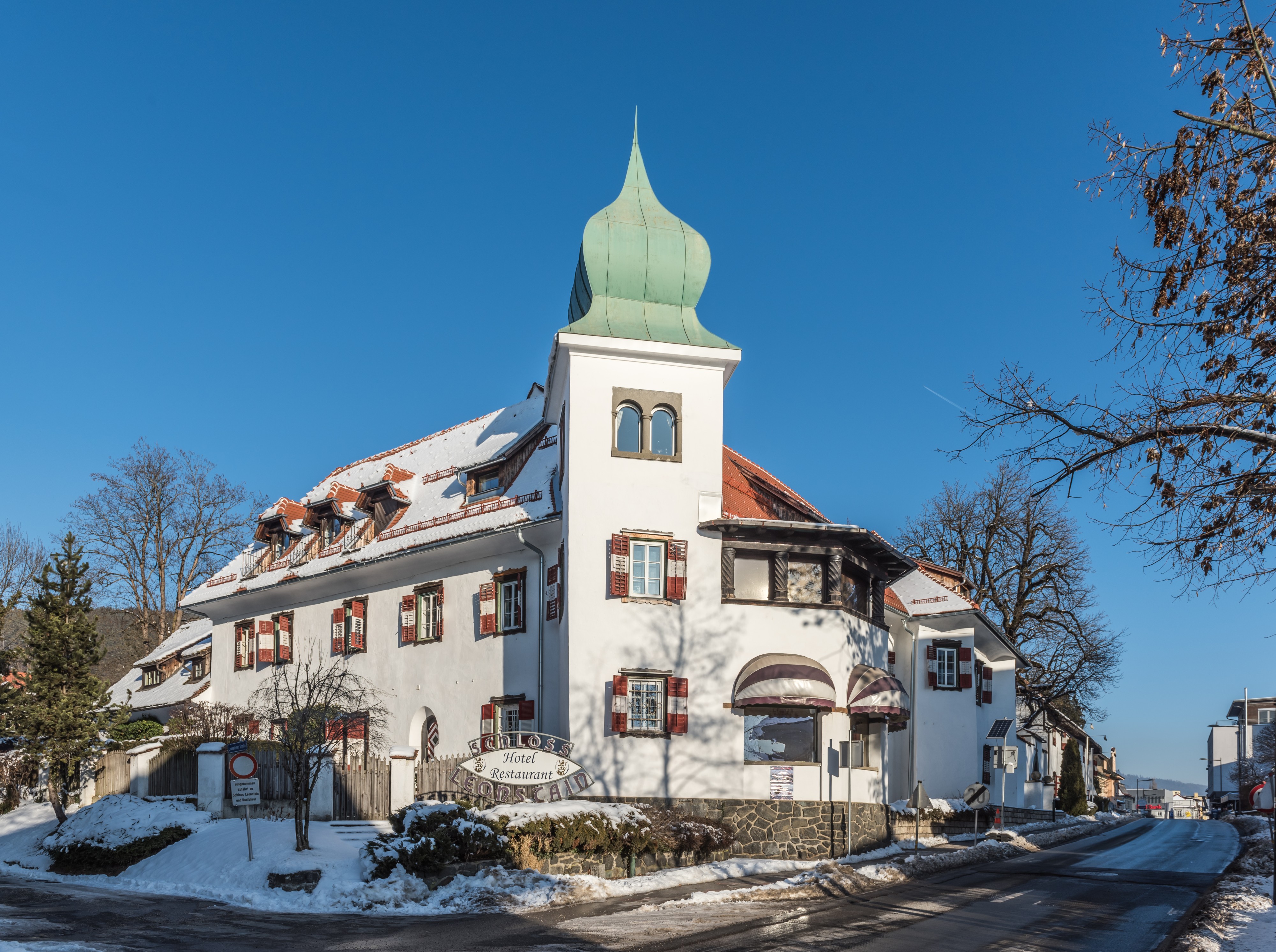 Poertschach Leonstainerstrasse 1 Schloss Leonstain 21012017 6190