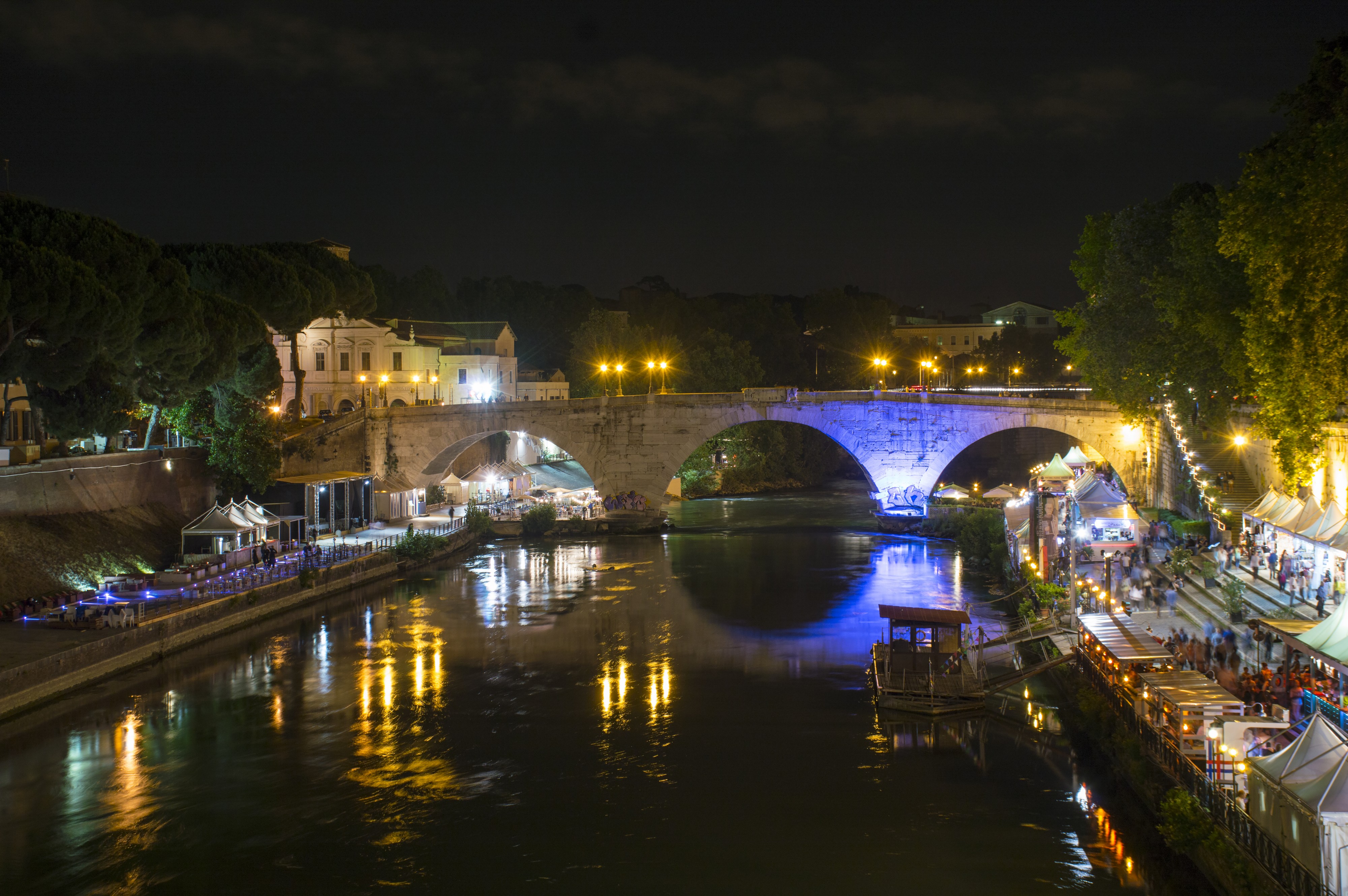 Pons Cestius at night