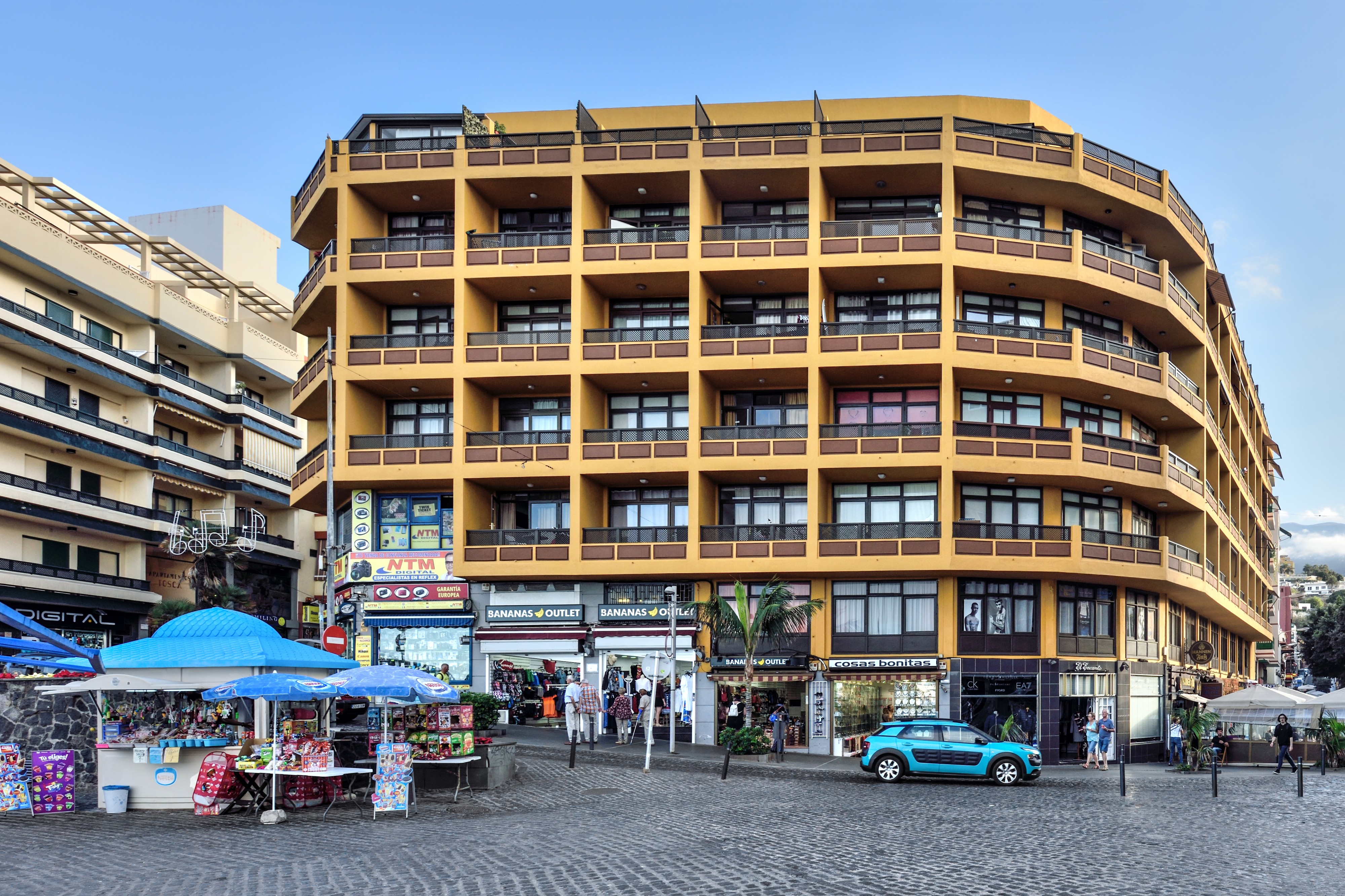 Puerto de la Cruz Tenerife - Building opposite fishing port