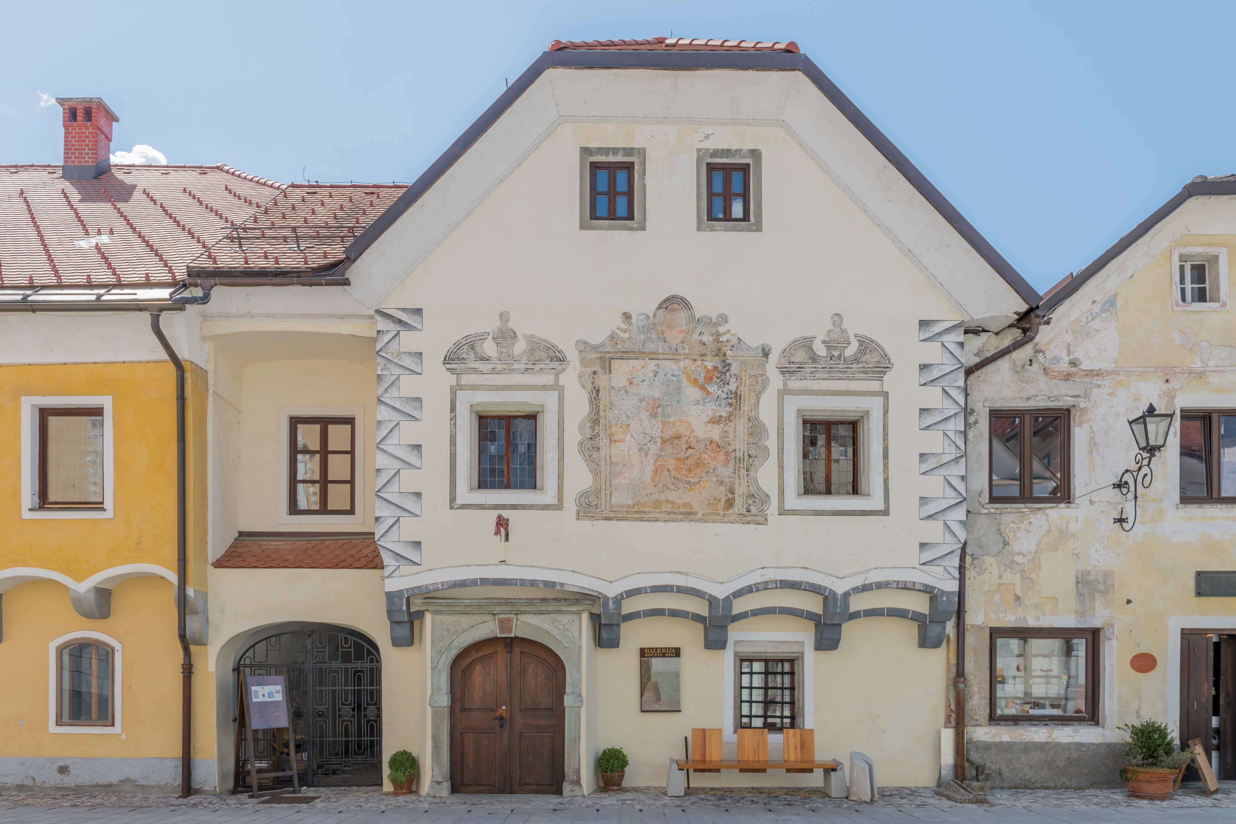 Radovljica Linhartov trg 22 Šivec-Haus Galerie 10042017 7442