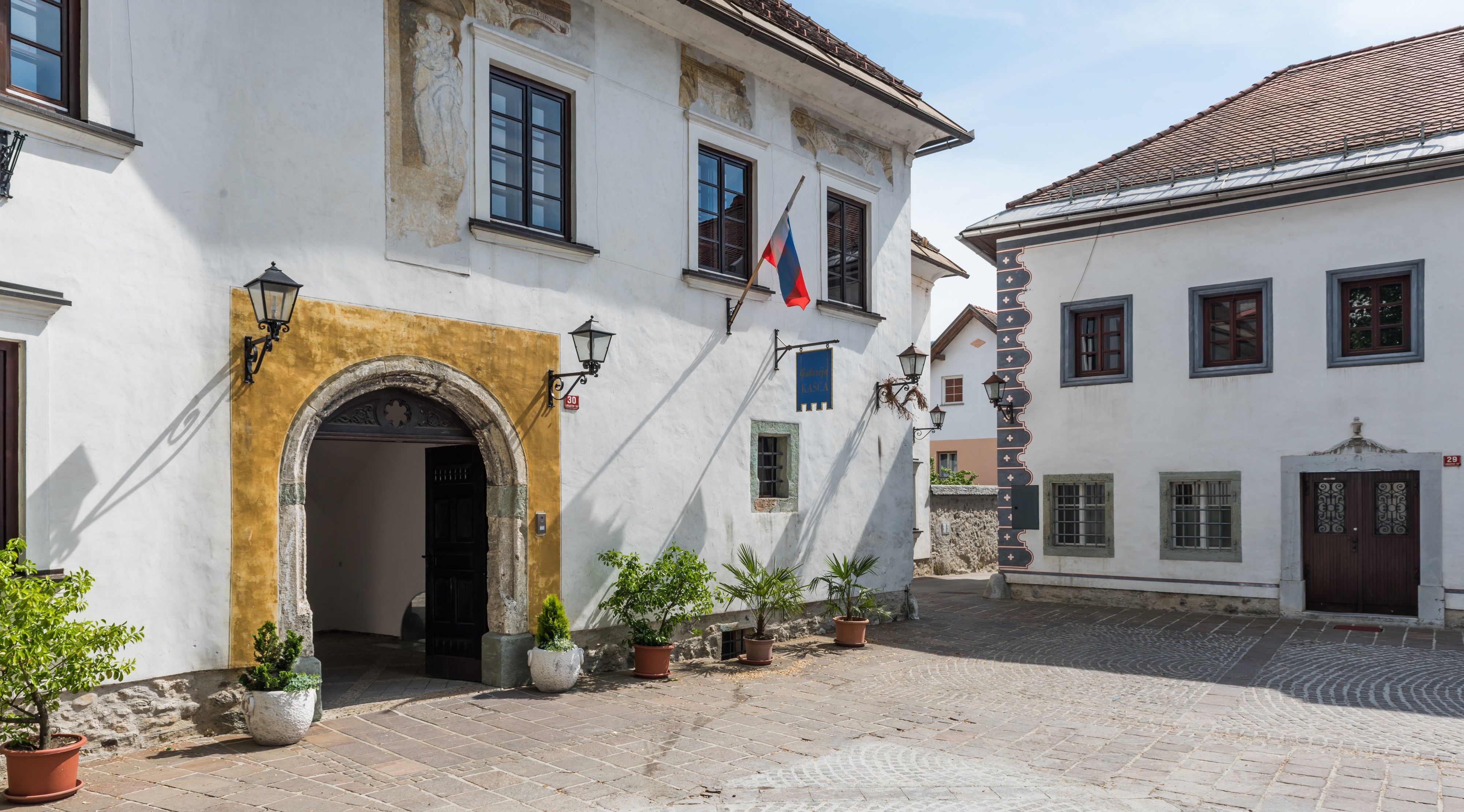 Radovljica Linhartov Trg 30 Pfarrhof 13052015 3682