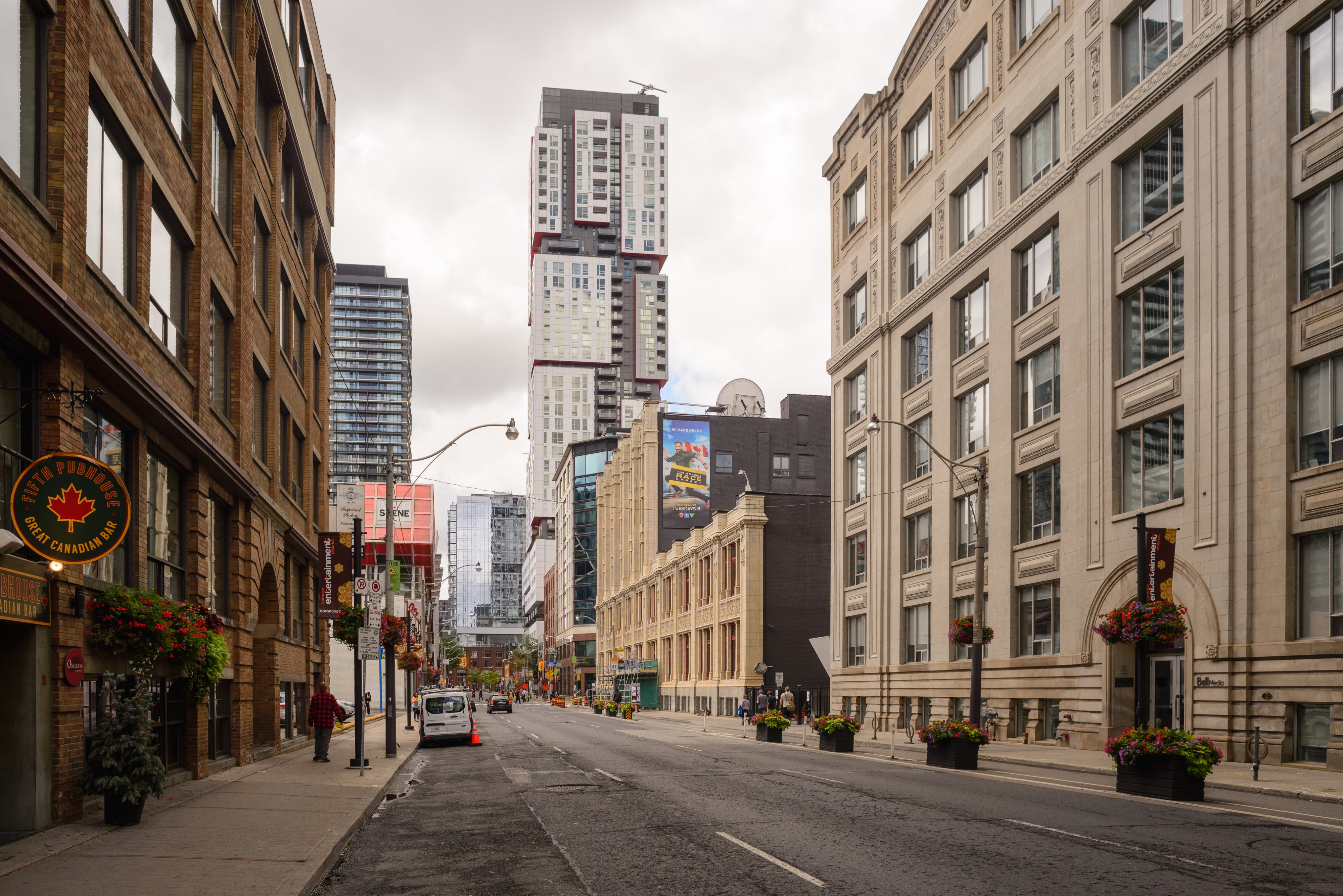 Richmond Street West August 2017 02