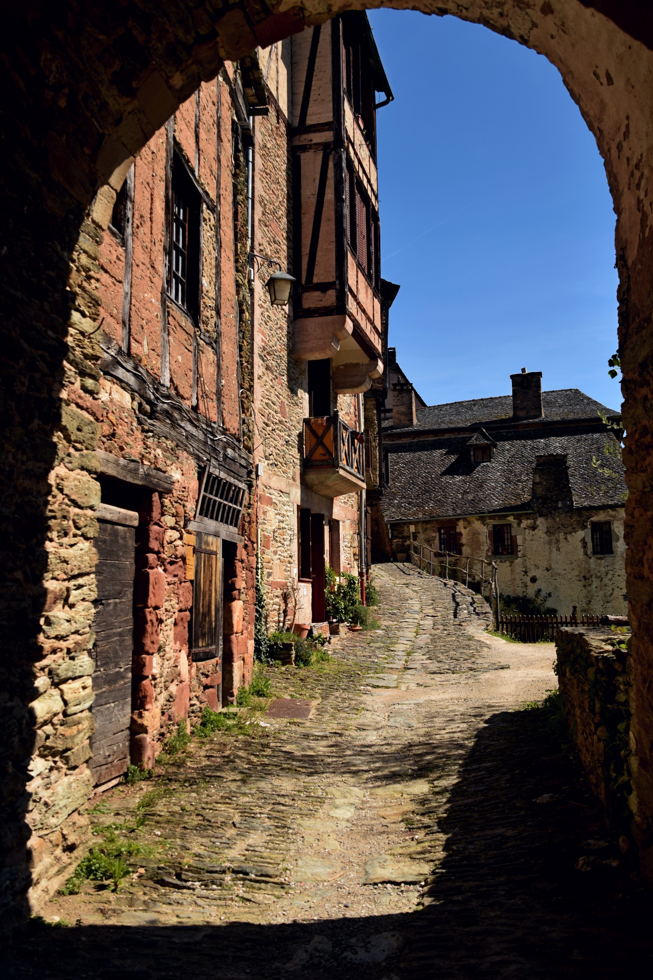 Rue Charlemagne in Conques 01