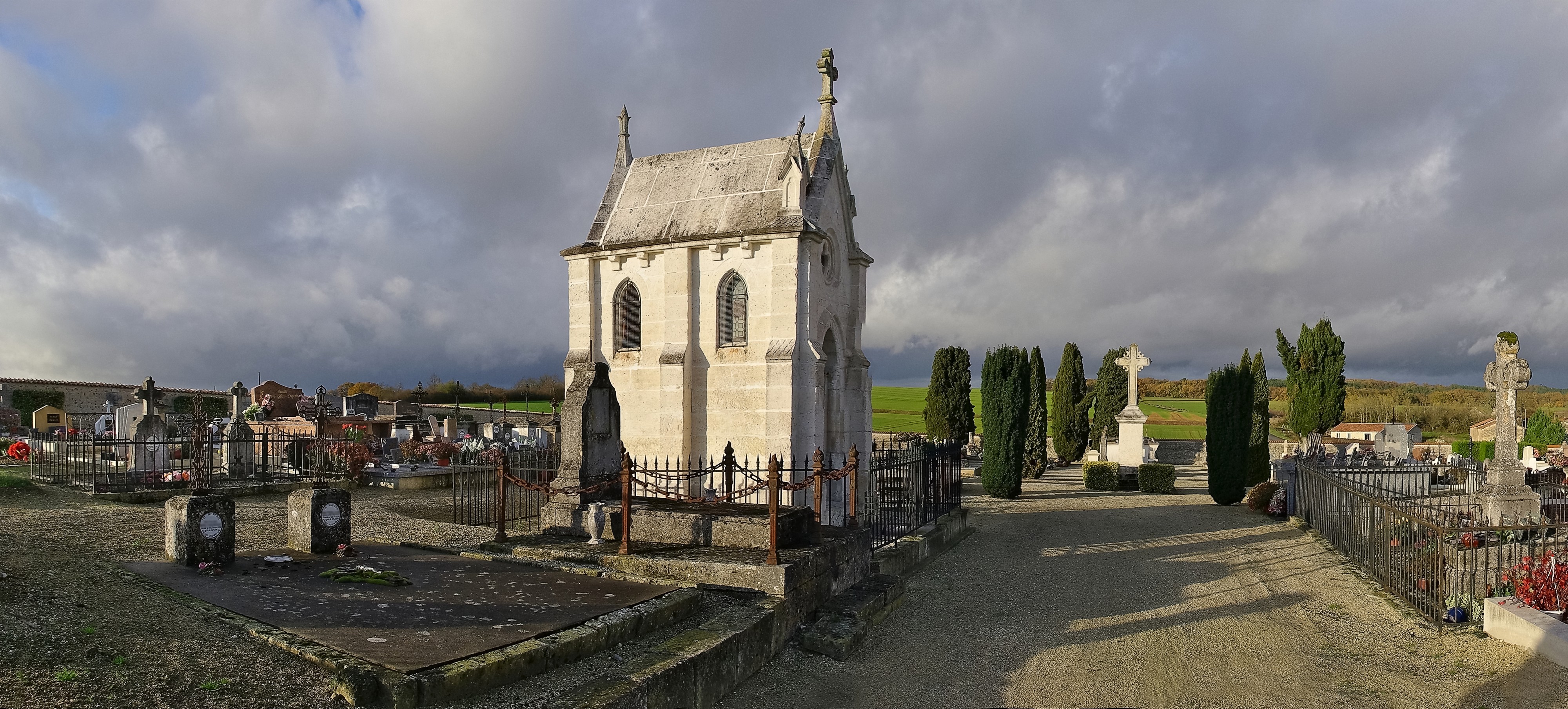 Saint-Romain 16 Cimetière 2011