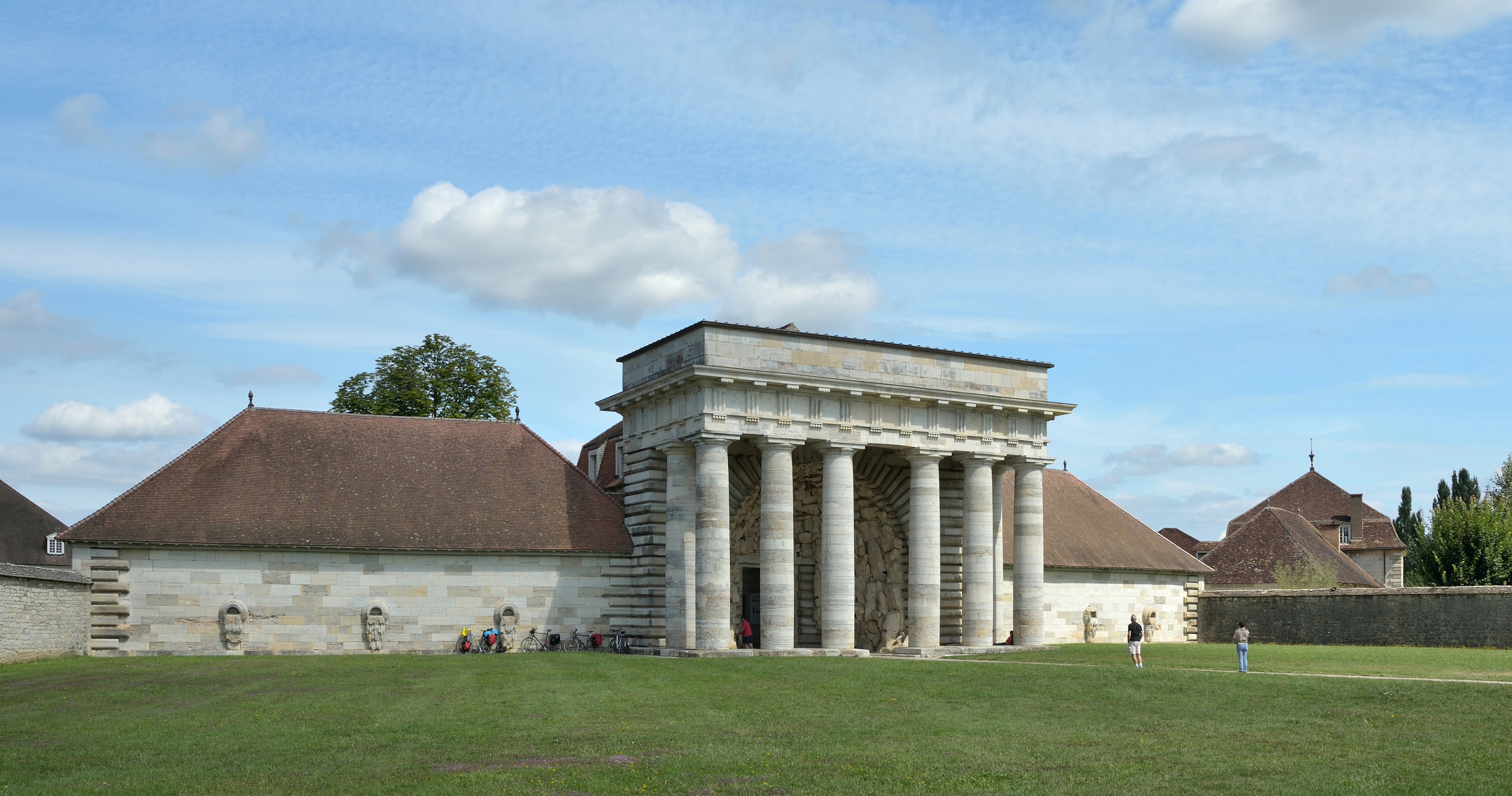 Saline royale d'Arc-et-Senans entry building