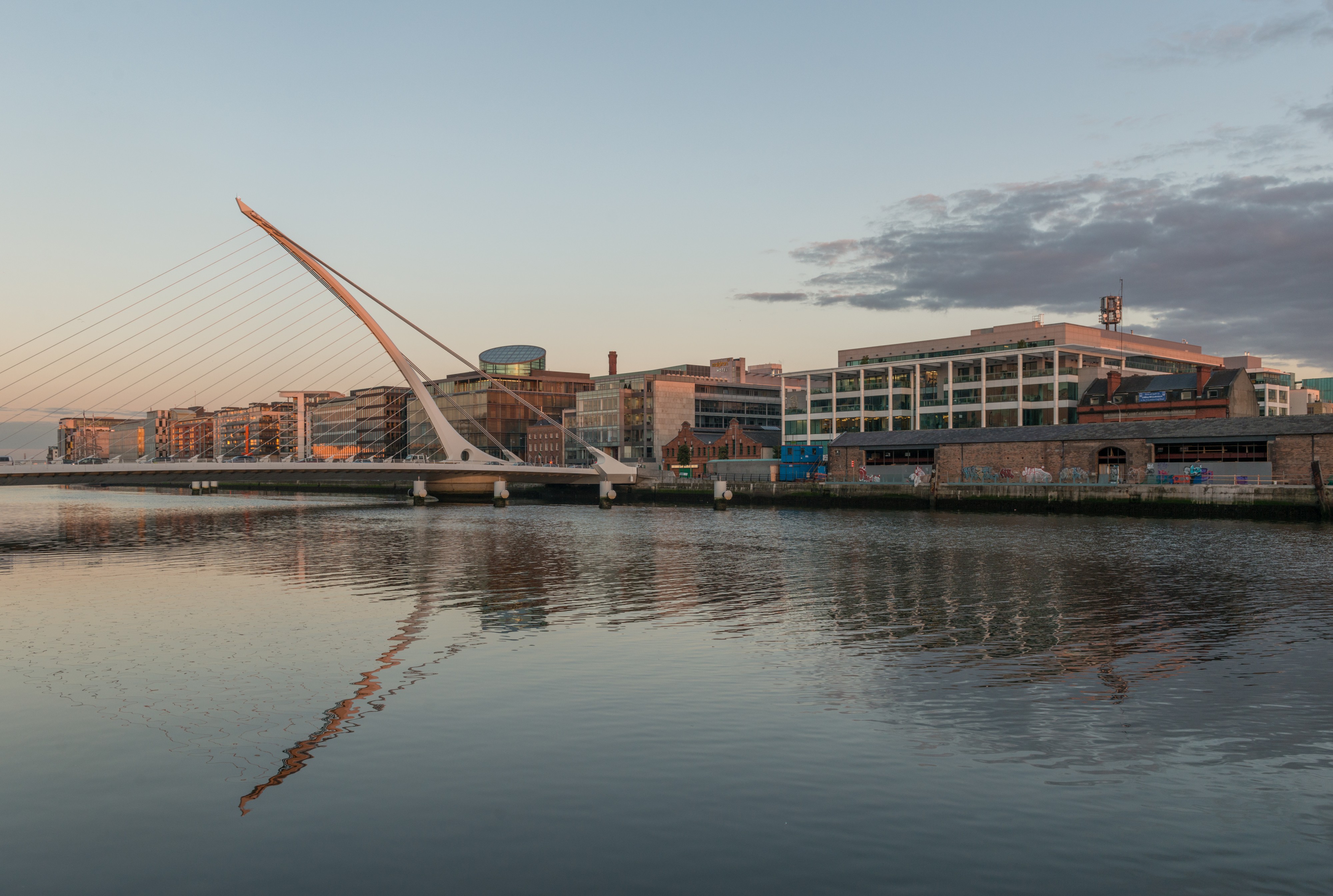 Samuel Beckett Bridge and Sir Rogerson's Quay, Dublin 20150807 1