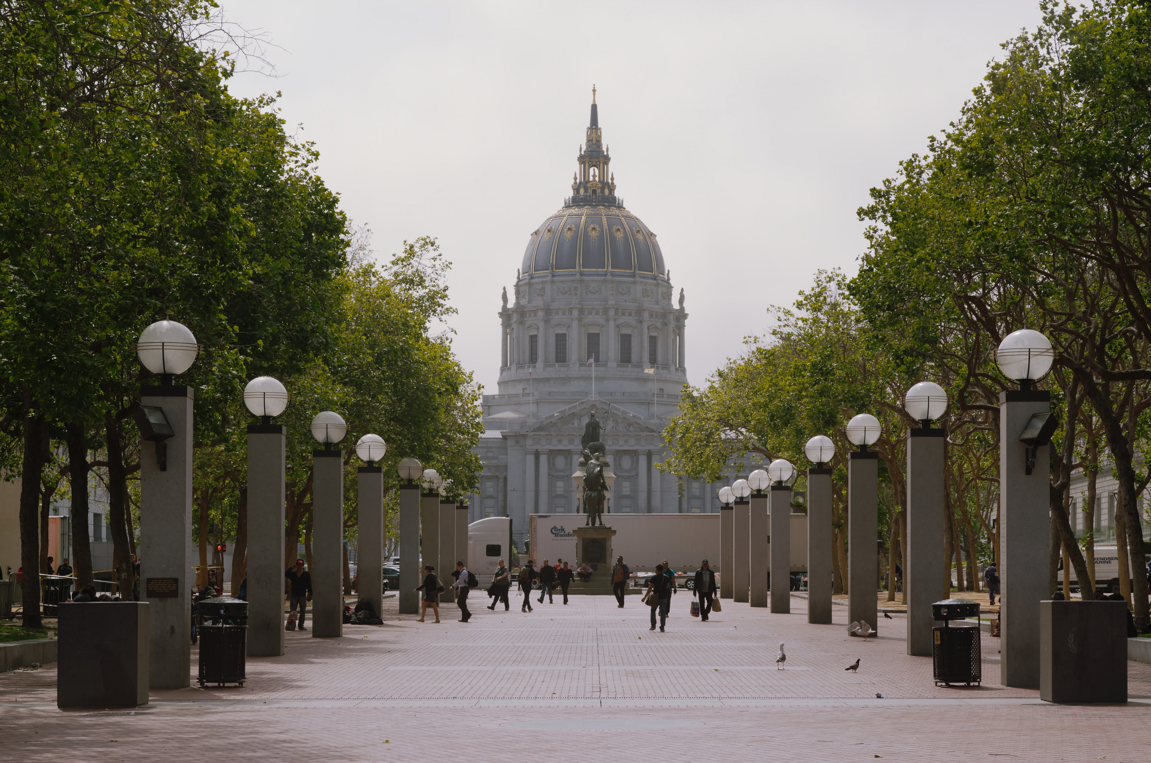 San Francisco City Hall and United Nations Plaza