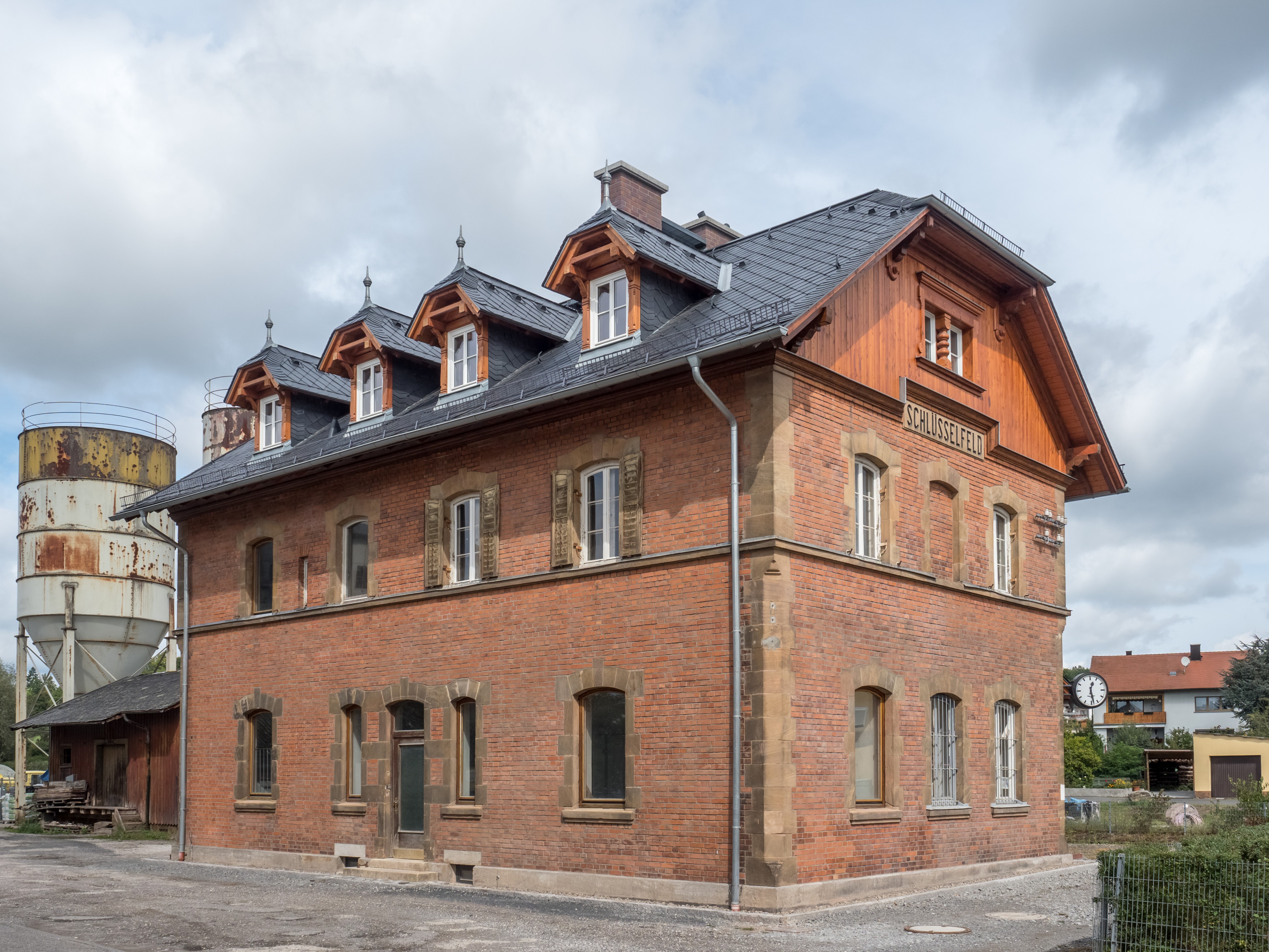 Schlüsselfeld Bahnhof 9103621