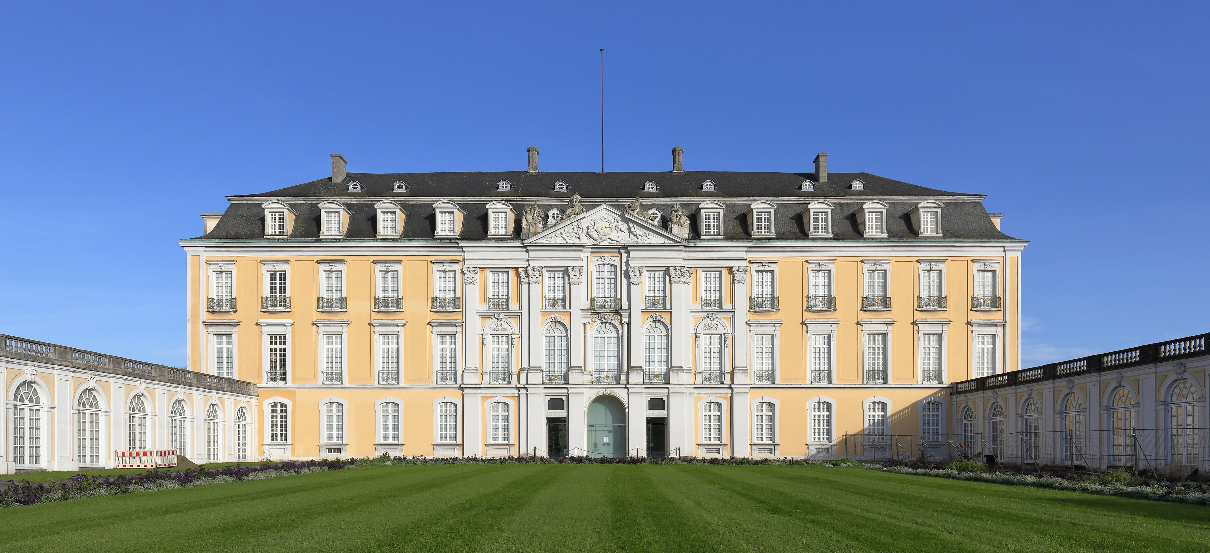 Schloss Augustusburg, Western Facade, November 2017