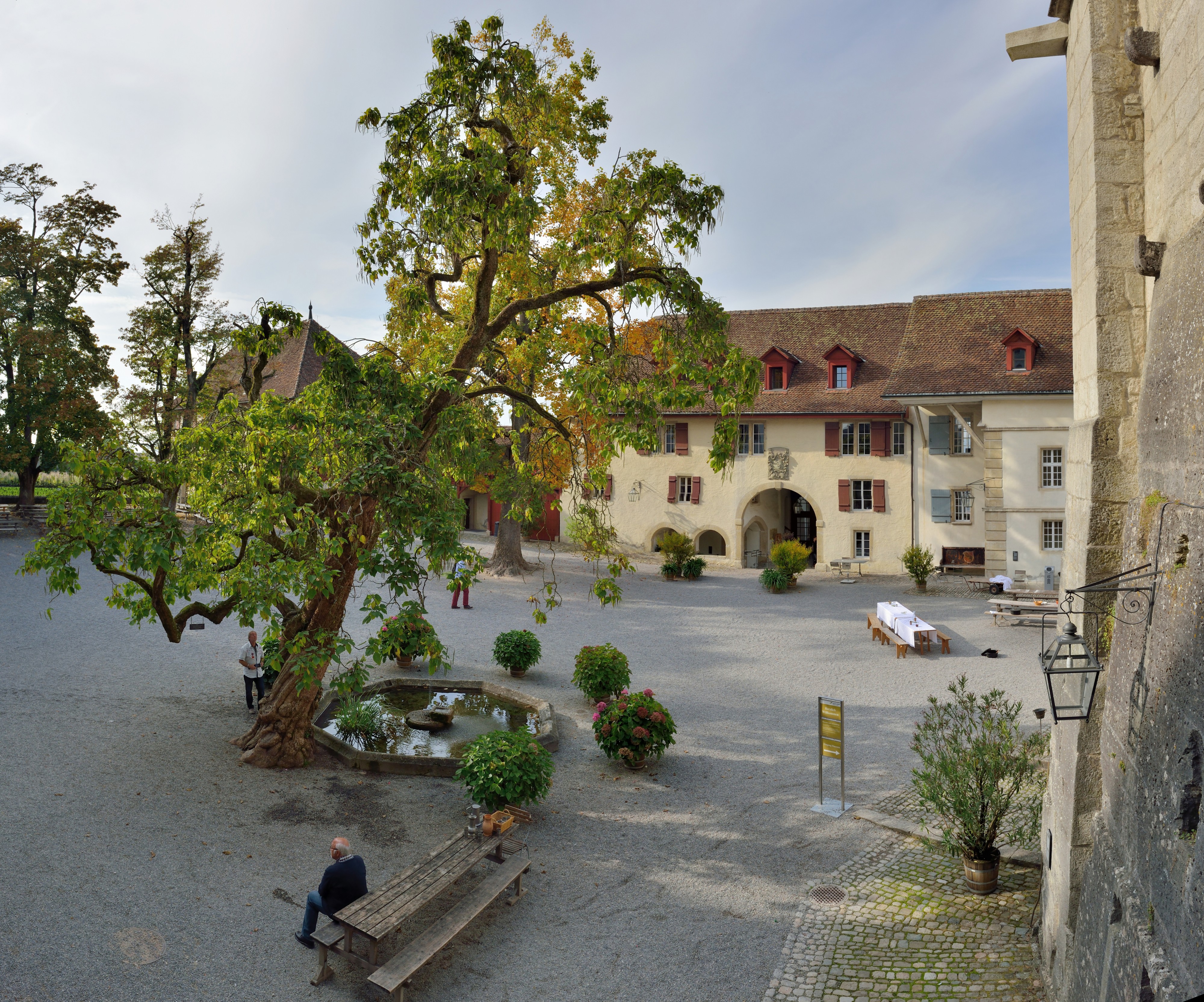 Schloss Lenzburg - Innenhof1