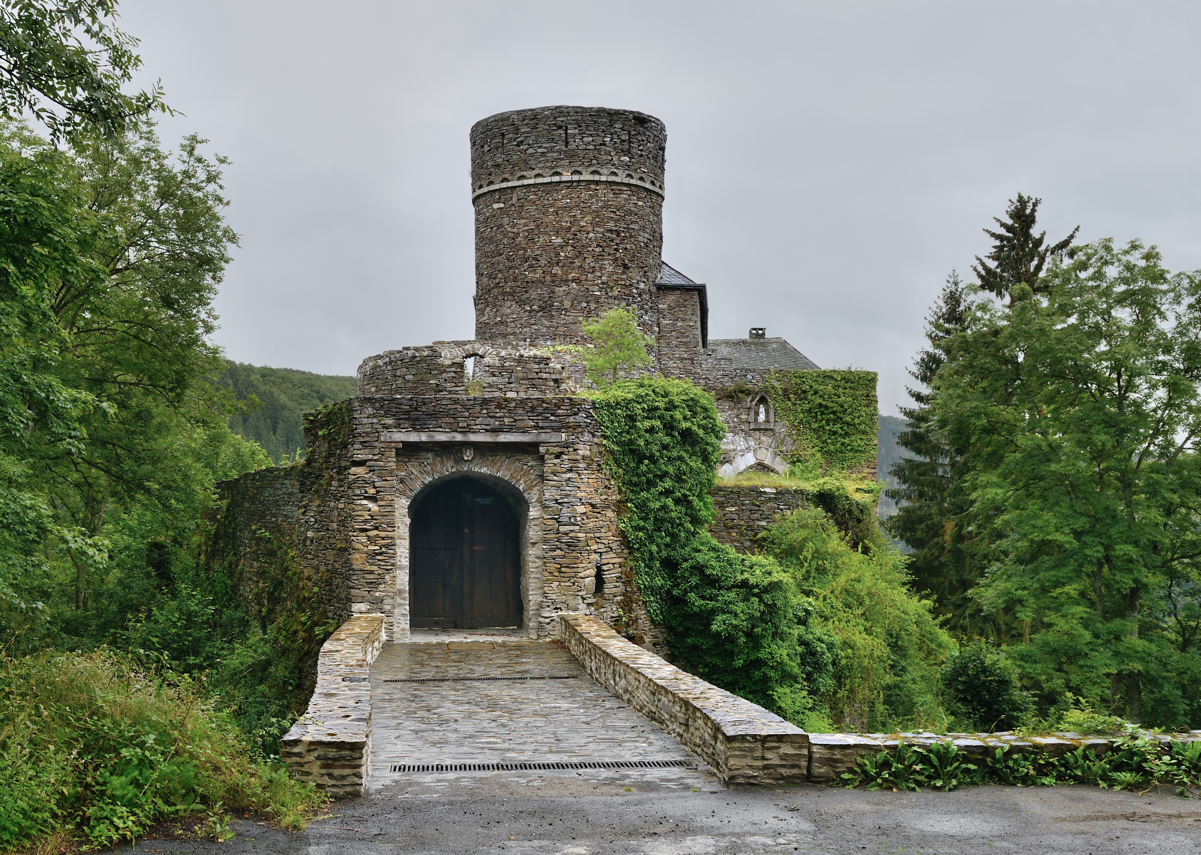 Schuttbourg entrance July 2012