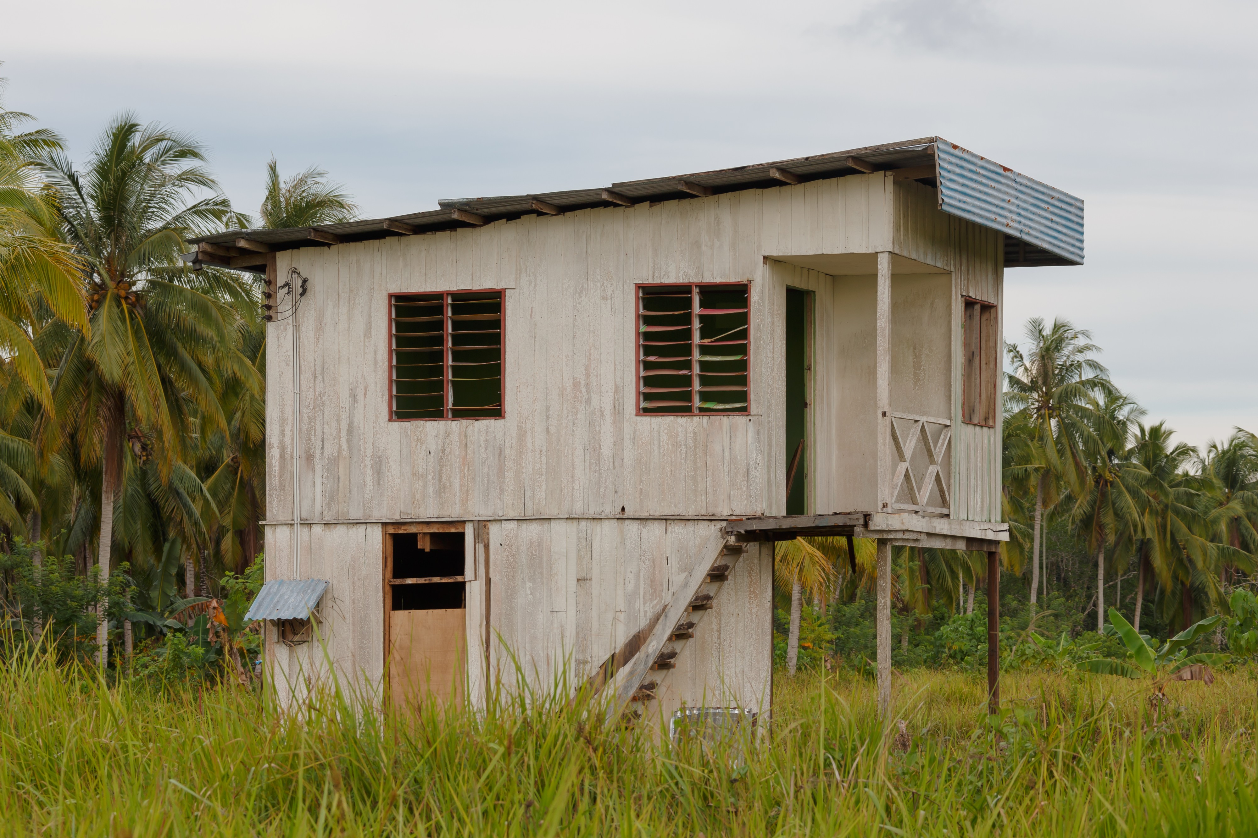 Semporna Sabah House-in-kampung-Bubul-ricefield-01