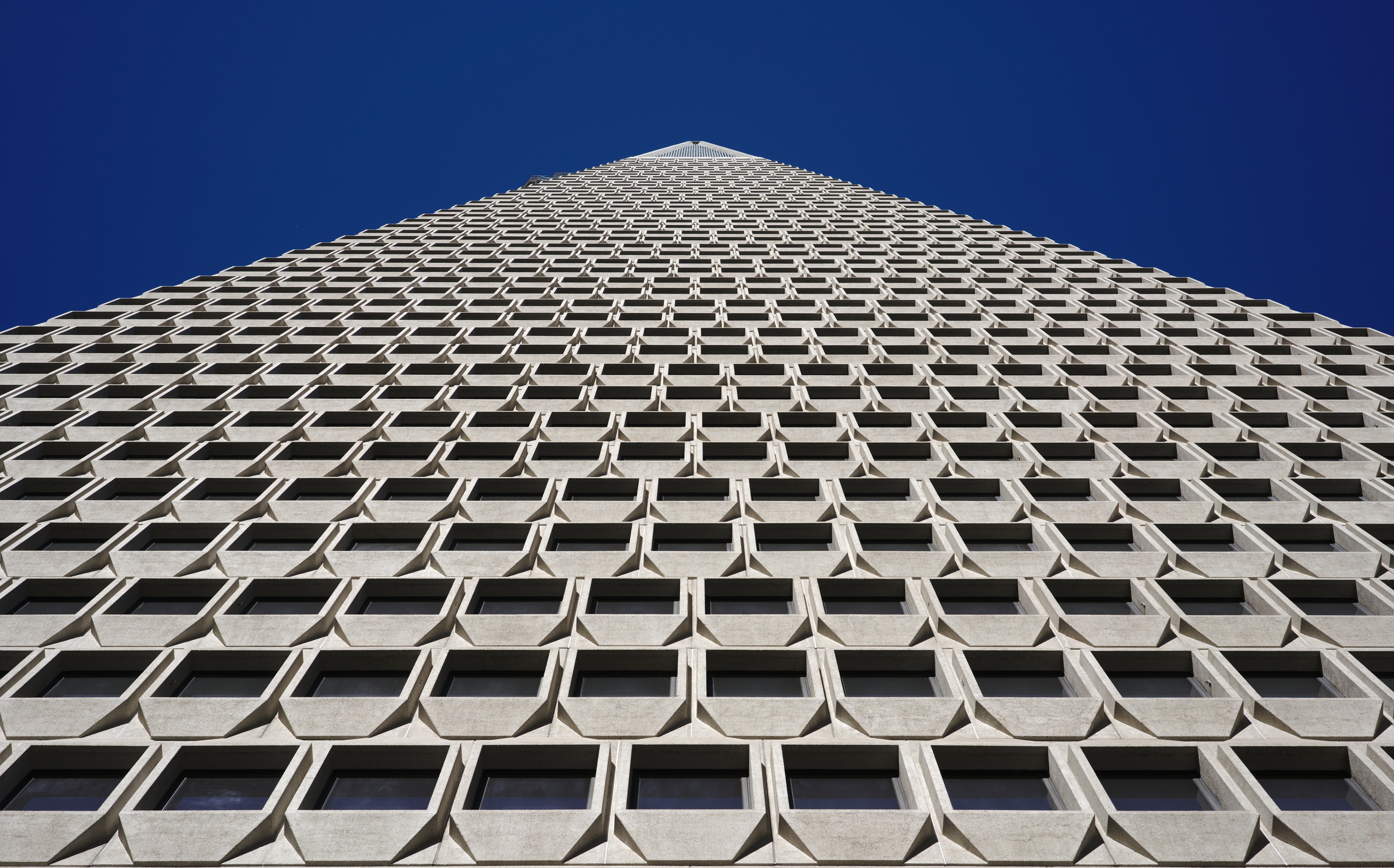 South face of the Transamerica Pyramid, 2017
