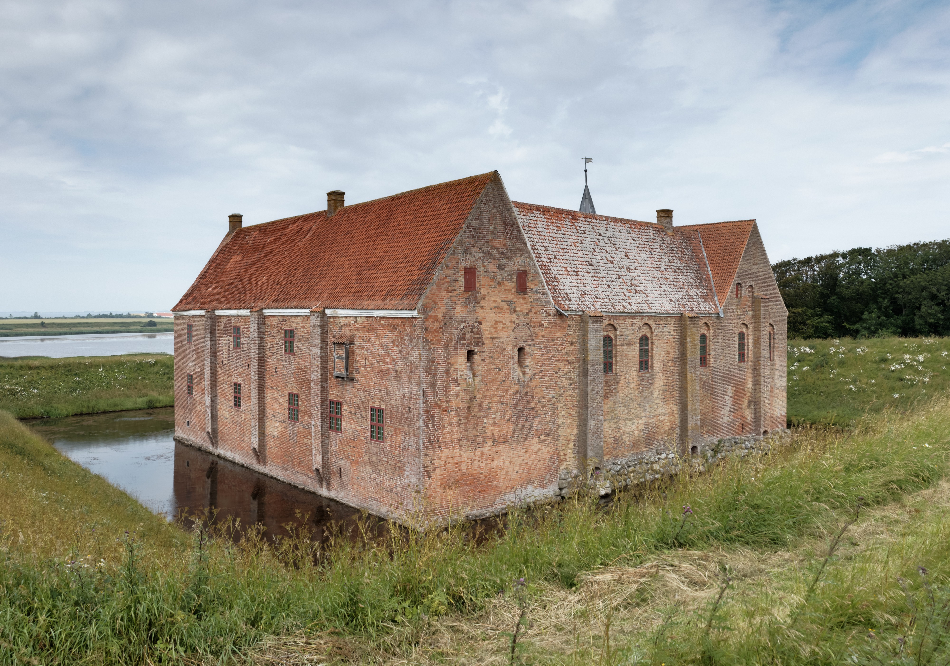 Spøttrup Castle SE View 2015-07-12-12