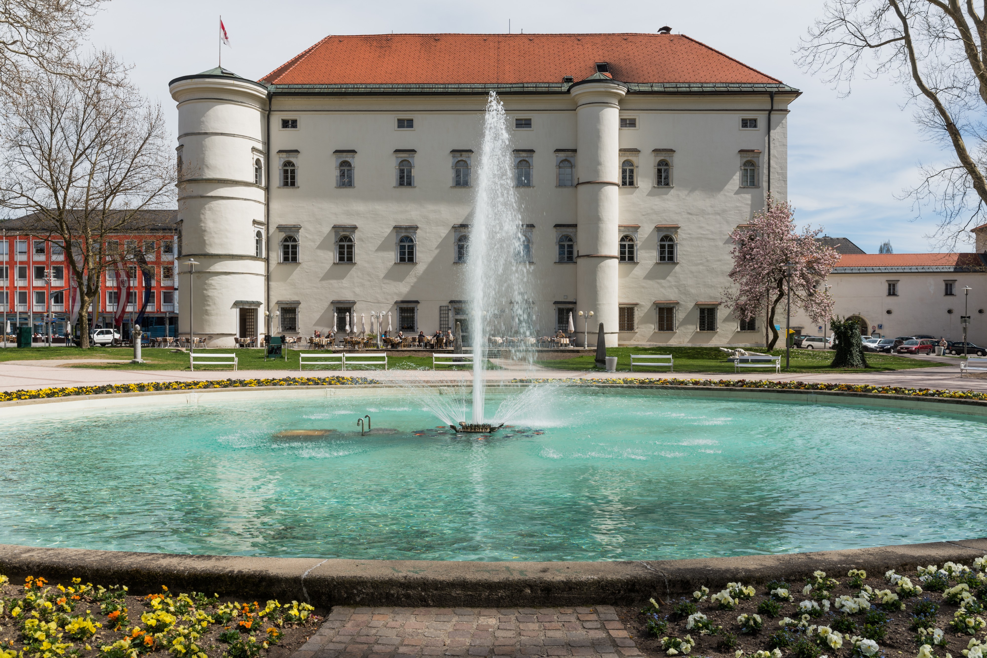Spittal Schloss Porcia West-Ansicht Parkseite 20042015 2437