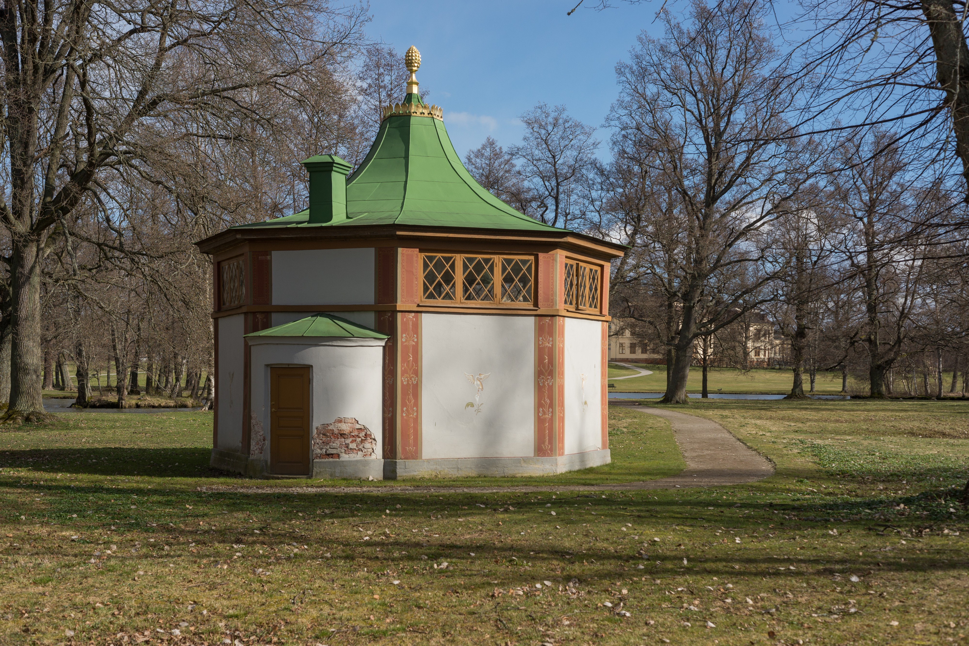 Svanhuset April 2015 01