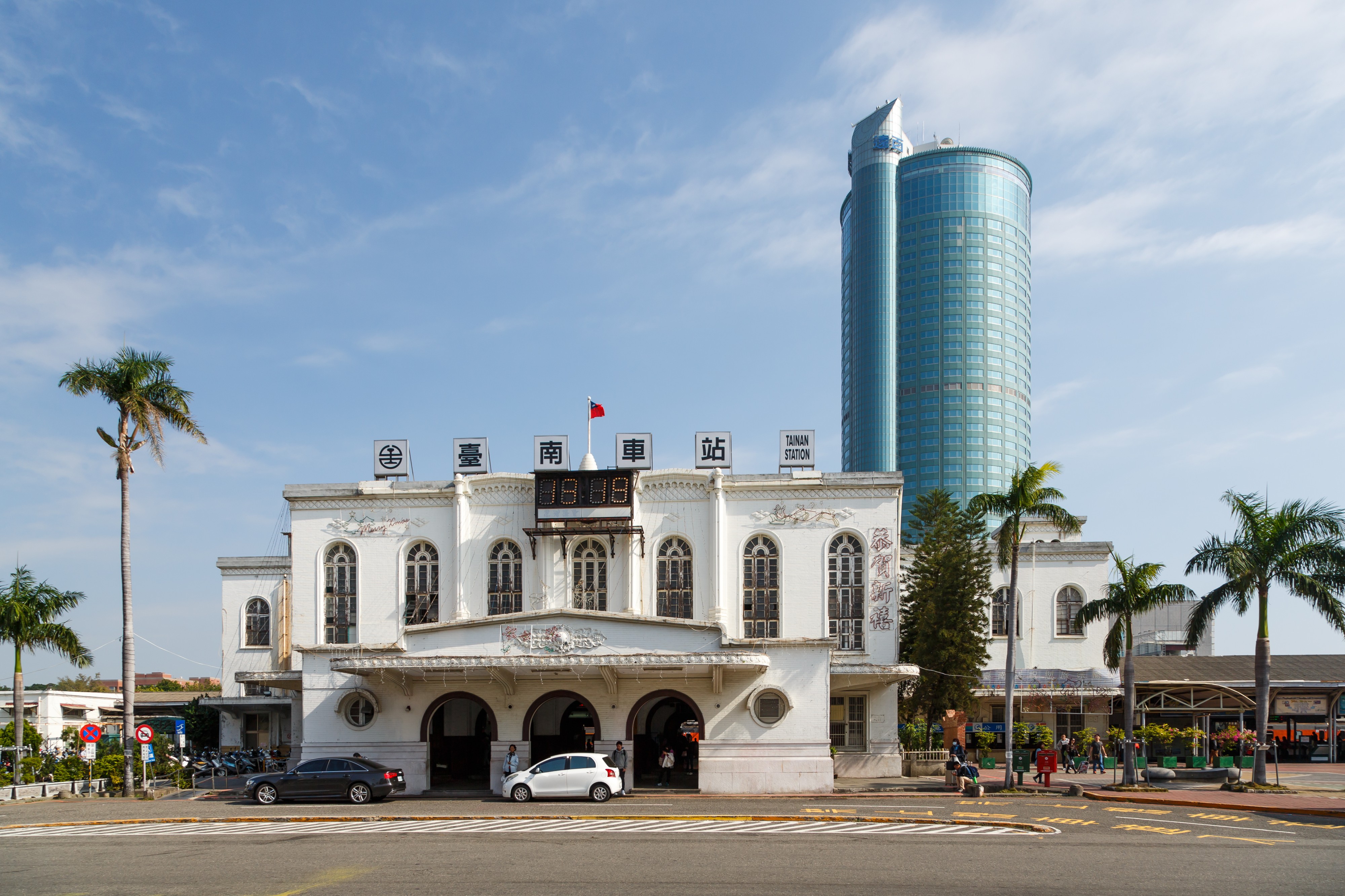 Tainan Taiwan TRA-Tainan-Station-01