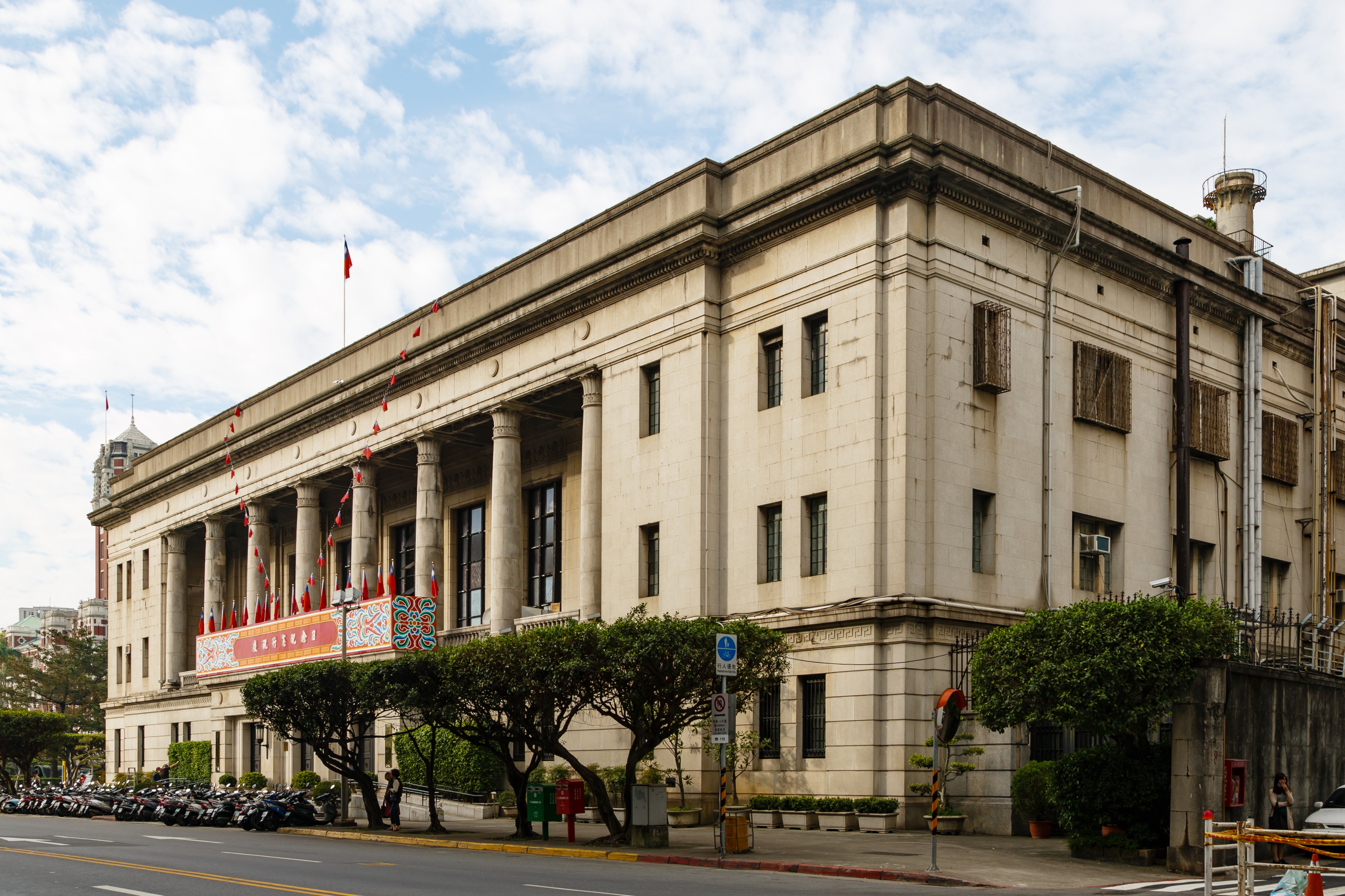 Taipei Taiwan Bank-of-Taiwan-Head-Office-Building-03