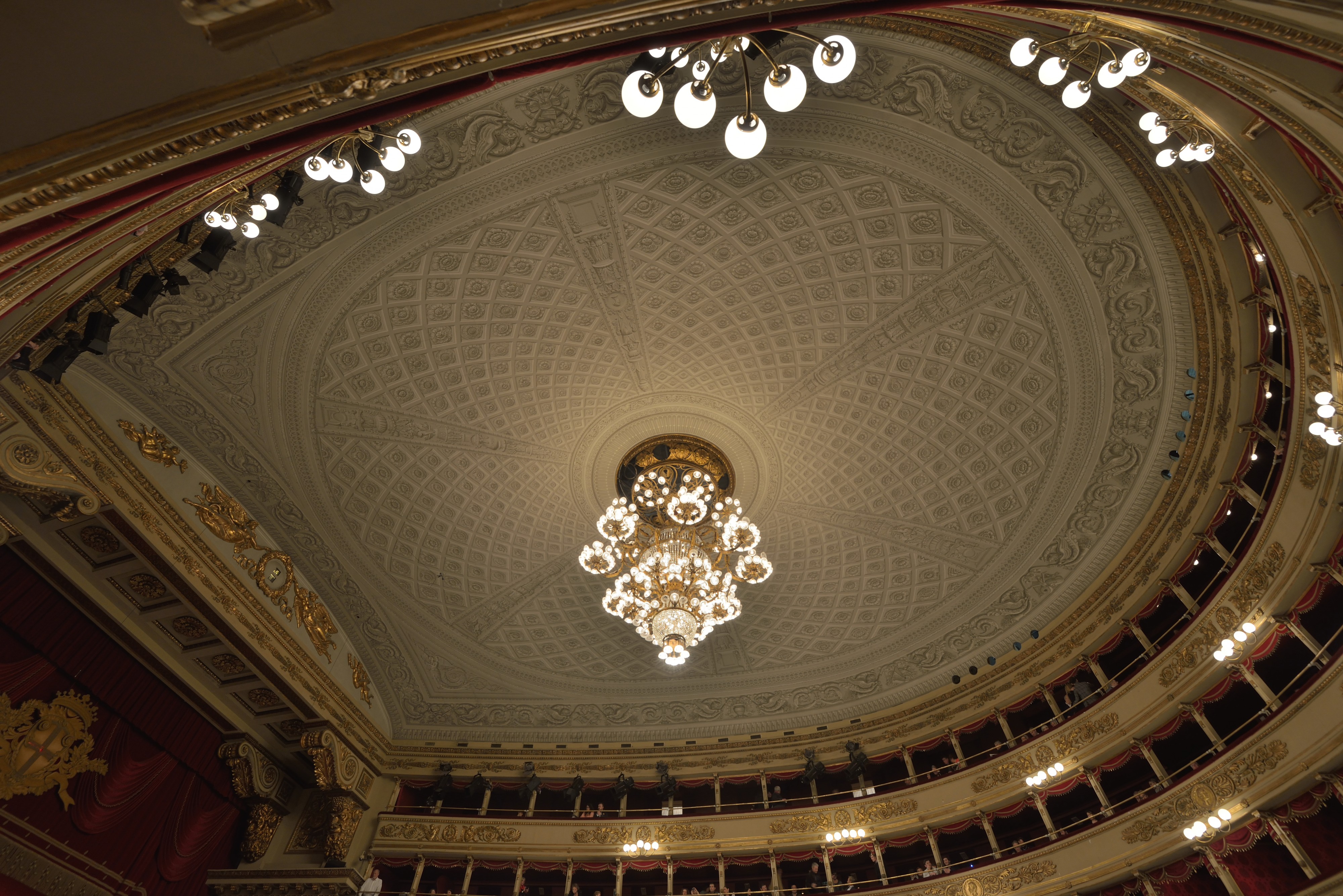Teatro alla Scala soffitto e lampadario Milan