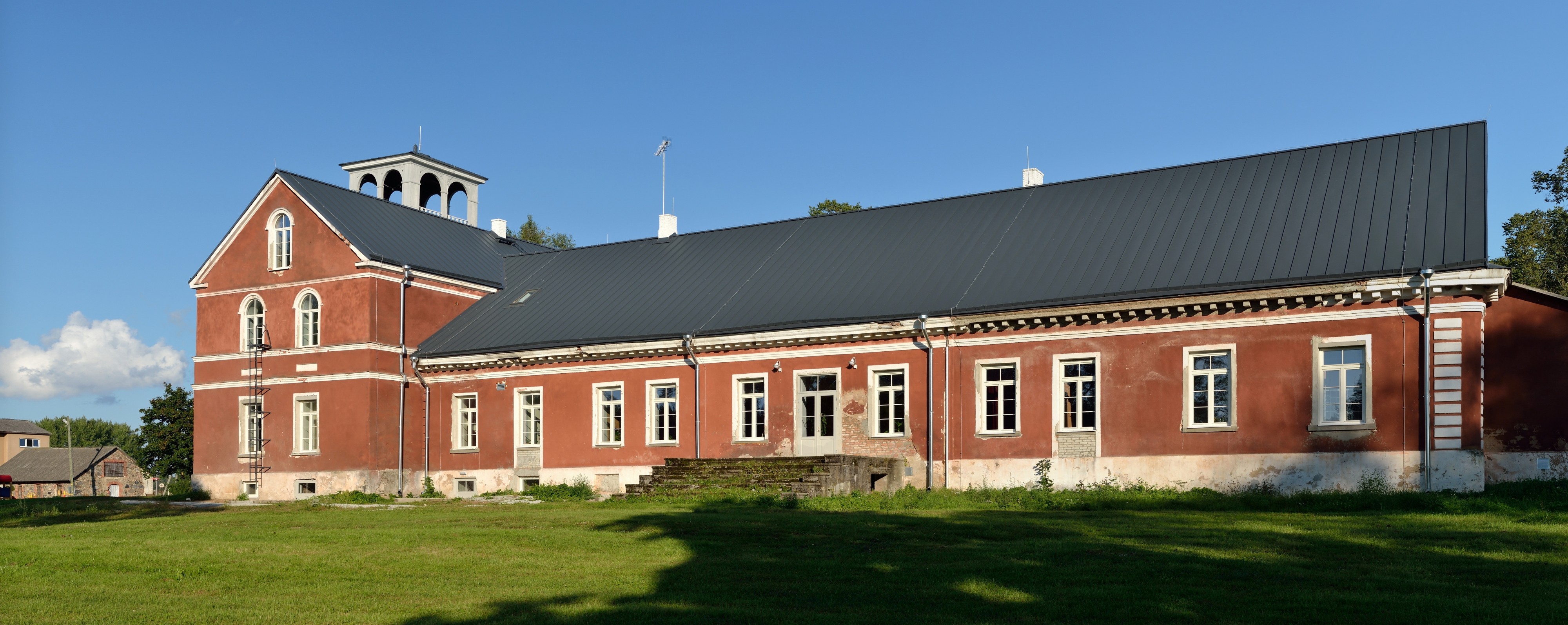 Ulvi mõisa peahoone