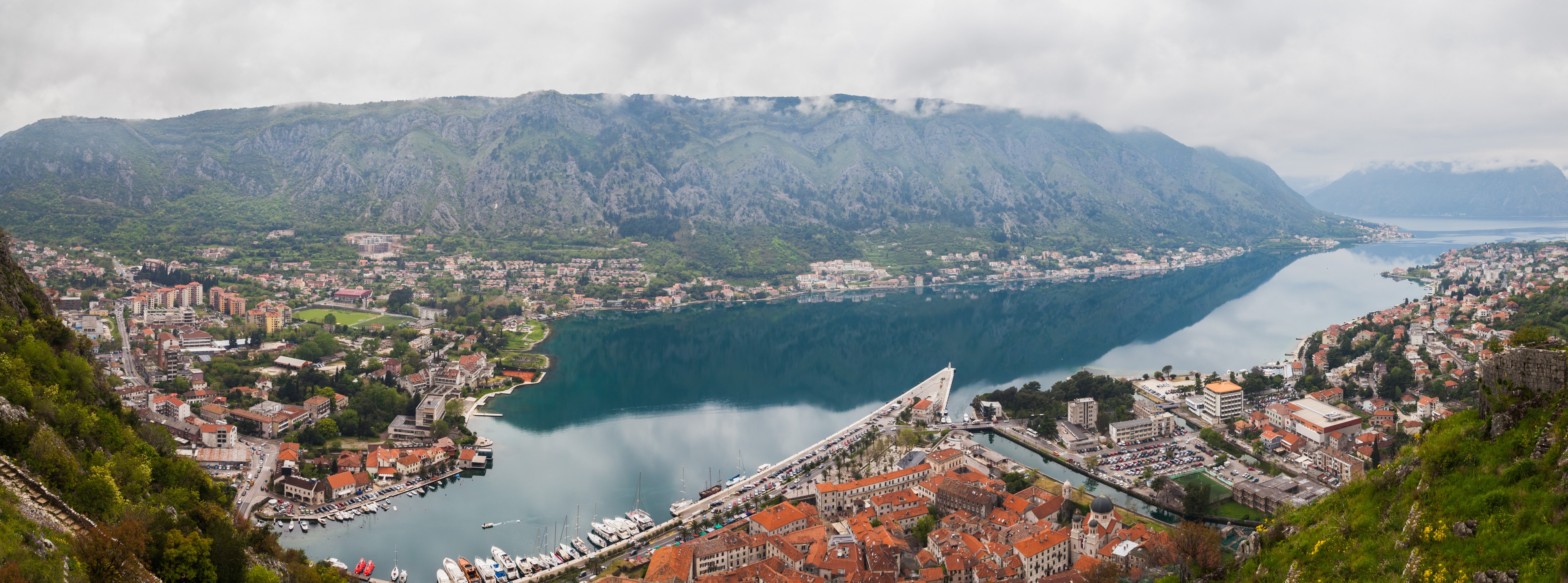 Vista de Kotor, Bahía de Kotor, Montenegro, 2014-04-19, DD 08-10 PAN