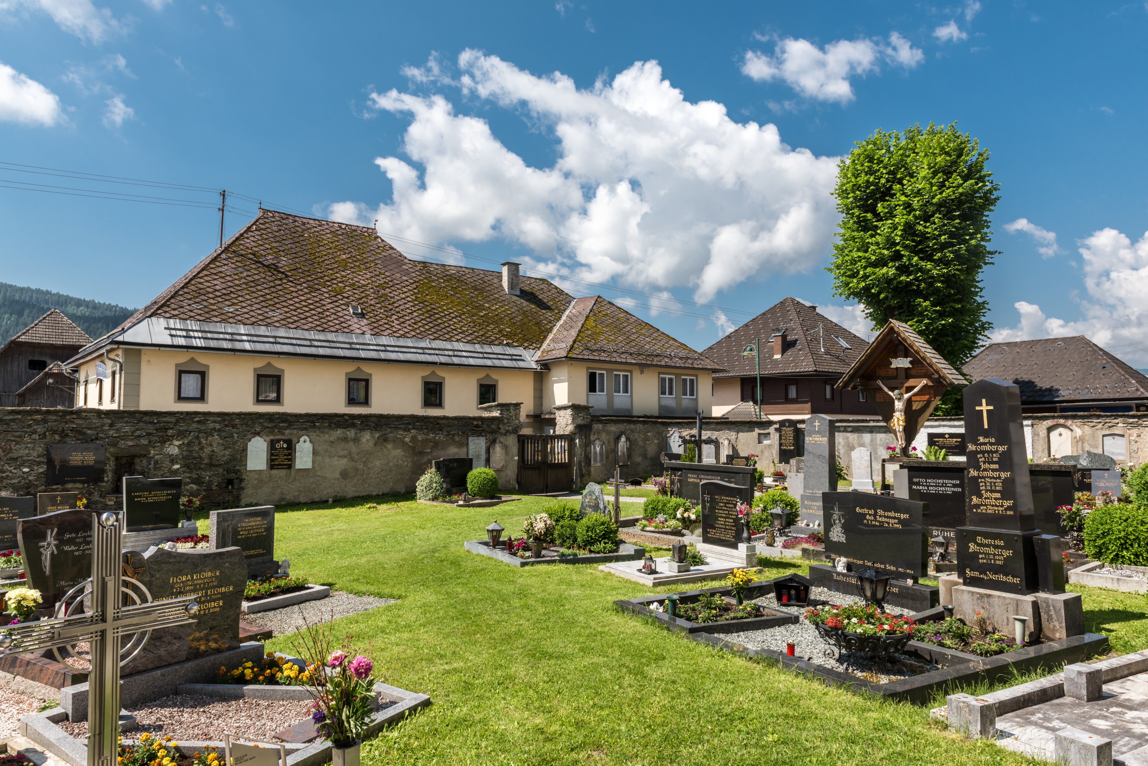 Weitensfeld Altenmarkt Wehrfriedhof SW-Ecke mit Kruzifix 13062017 9365