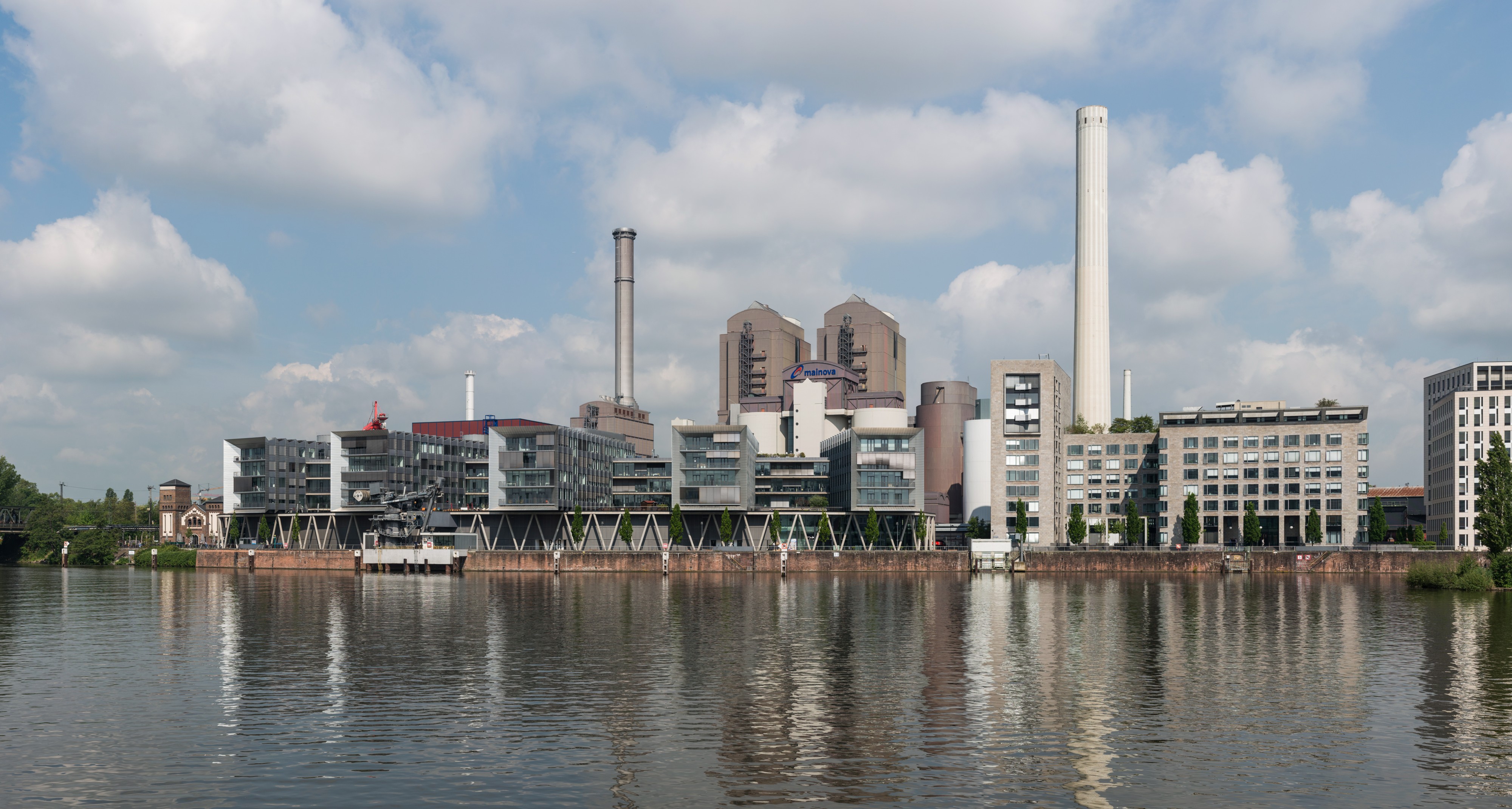 Westhafen, Frankfurt, Southeast view of office buildings 20170515 1