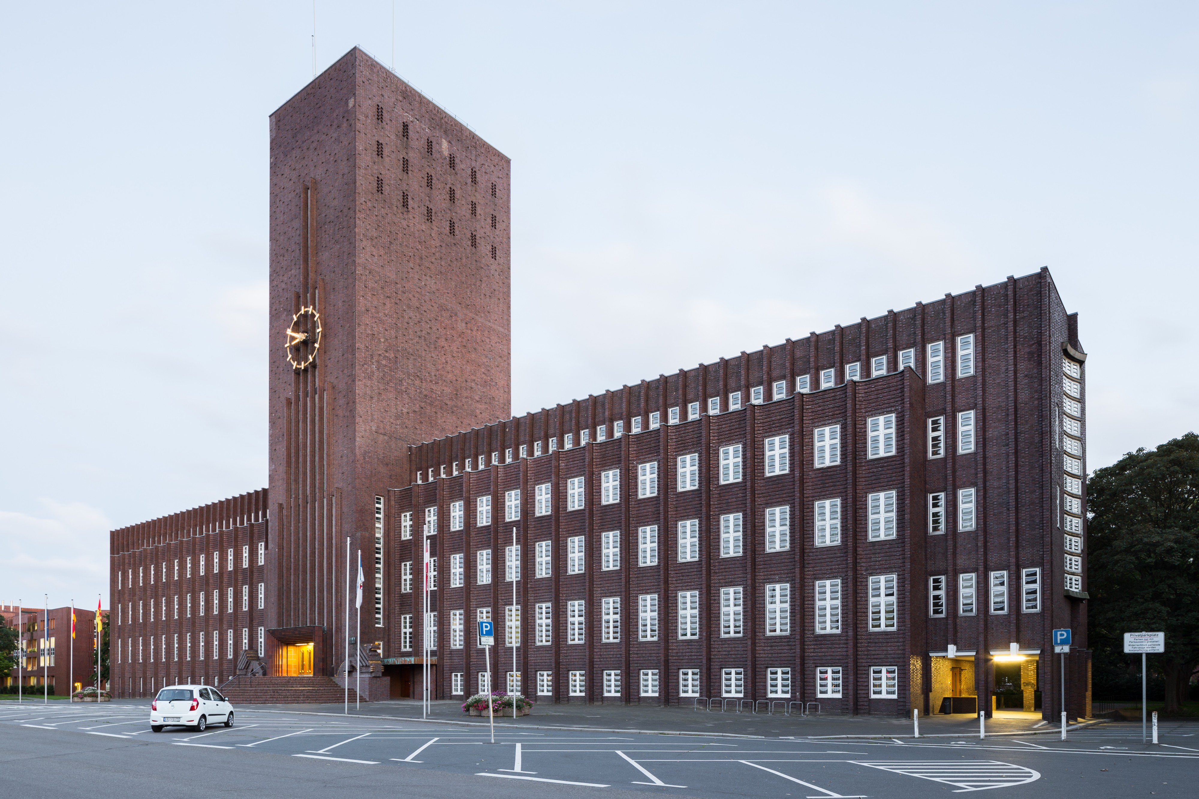 Wilhelmshaven townhall front facing north Wilhelmshaven Germany 03